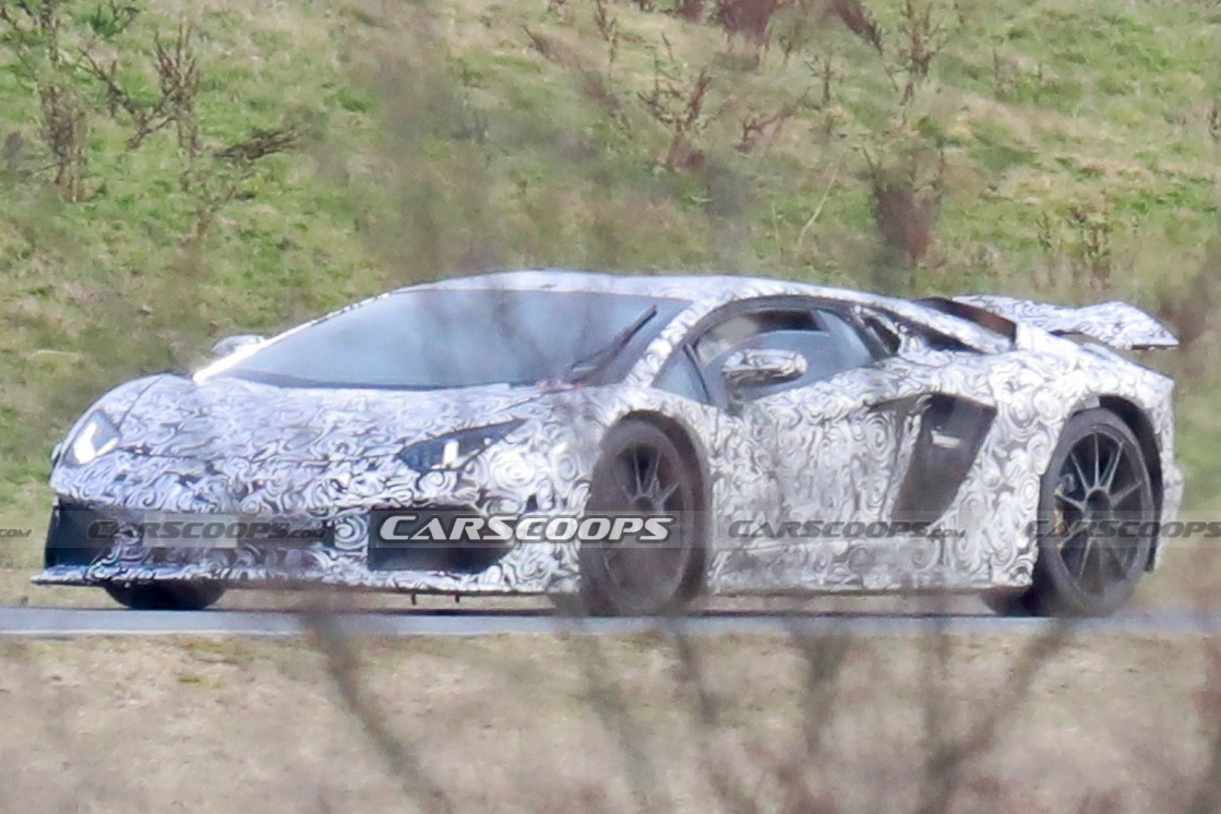 Lo dien mau xe thay the cho Lamborghini Aventador hinh anh