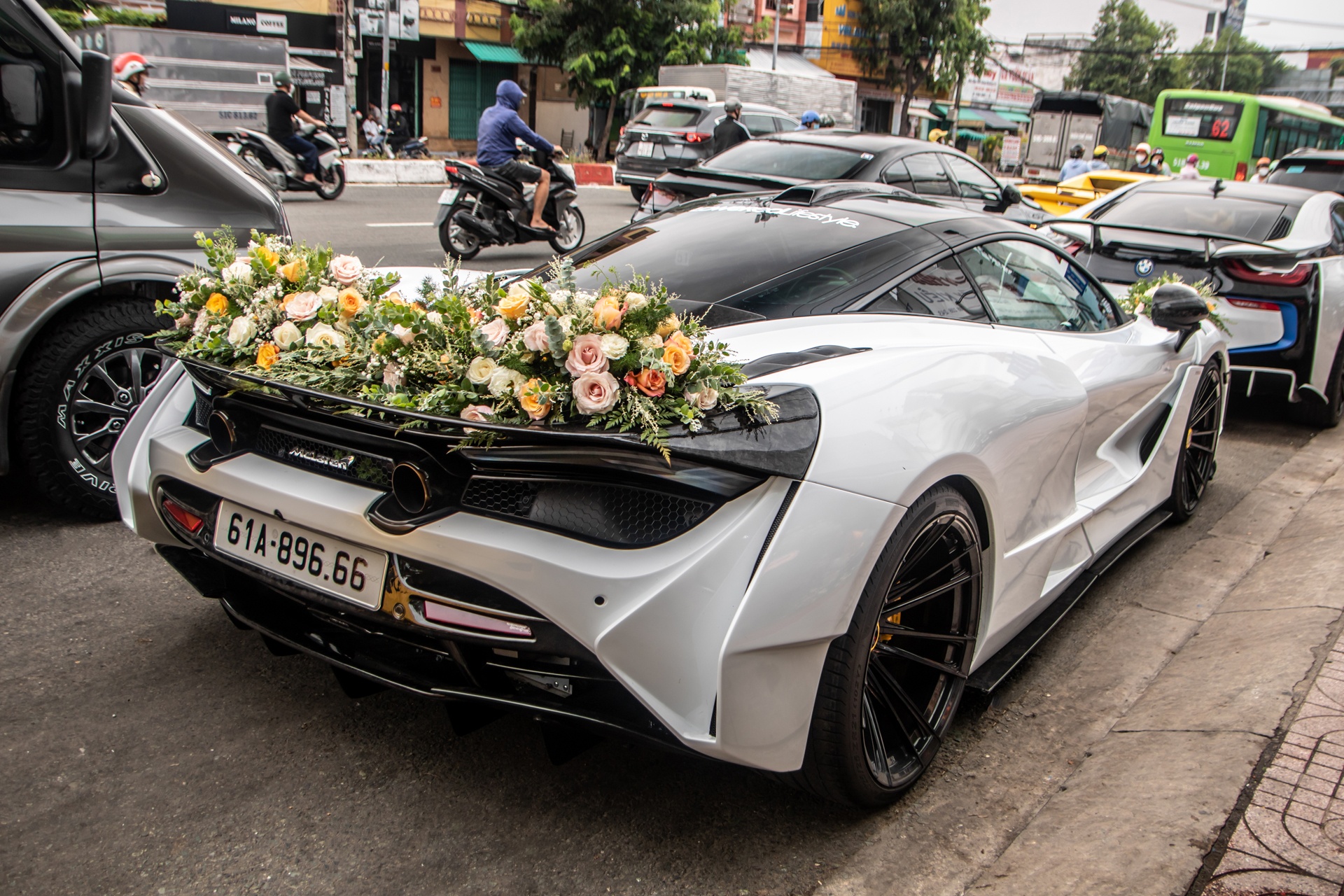 McLaren 720S N-Largo cùng dàn siêu xe rước dâu ảnh 13 McLaren 720S N-Largo cung dan sieu xe ruoc dau anh 13