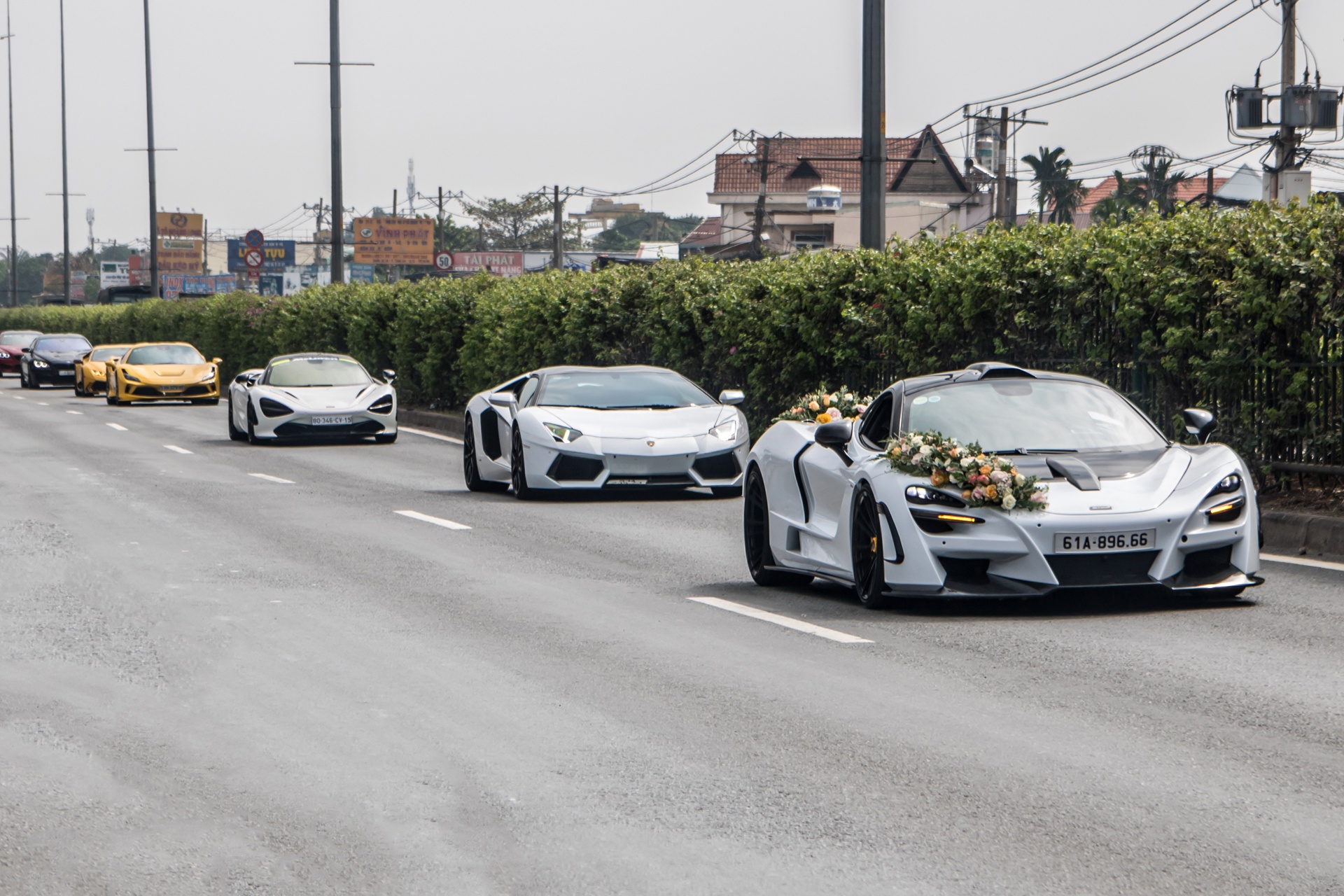 McLaren 720S N-Largo cùng dàn siêu xe rước dâu ảnh 1 McLaren 720S N-Largo cung dan sieu xe ruoc dau anh 1