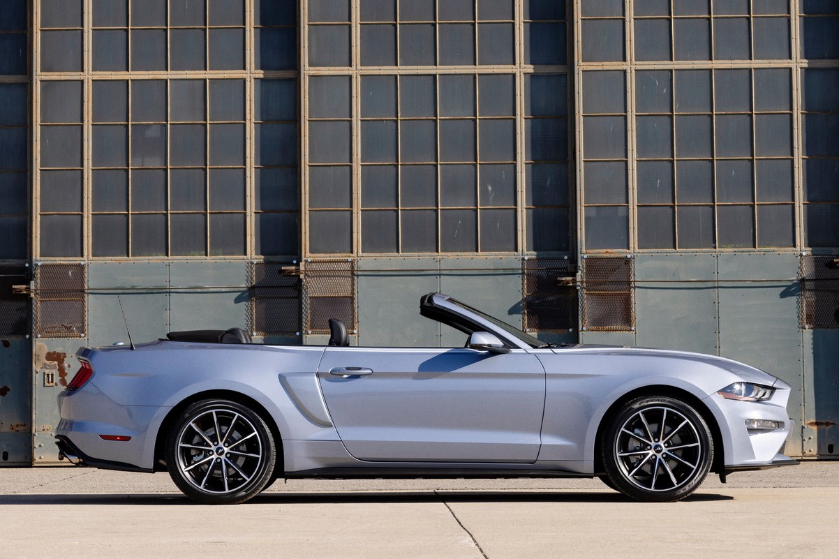 Ford Mustang Shelby GT500 Heritage Edition ảnh 8 Ford Mustang Shelby GT500 Heritage Edition anh 8