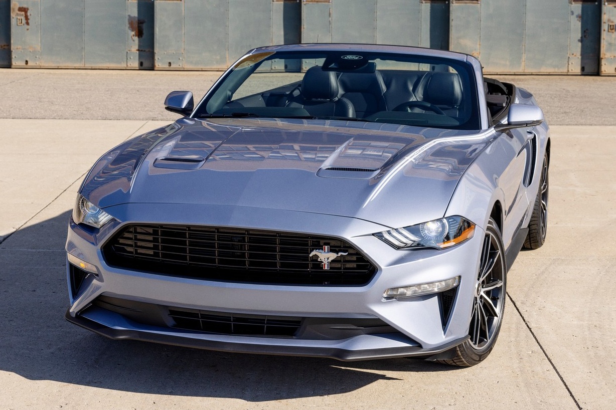 Ford Mustang Shelby GT500 Heritage Edition ảnh 7 Ford Mustang Shelby GT500 Heritage Edition anh 7