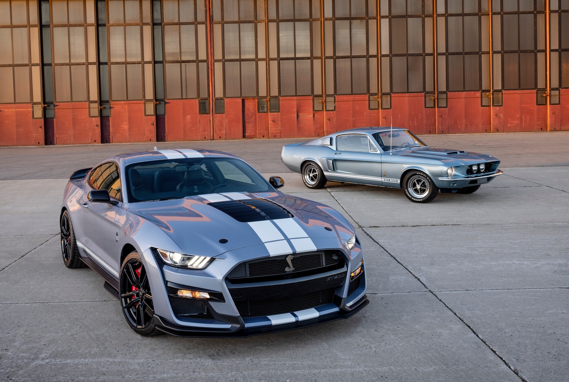 Ford Mustang Shelby GT500 Heritage Edition ảnh 1 Ford Mustang Shelby GT500 Heritage Edition anh 1