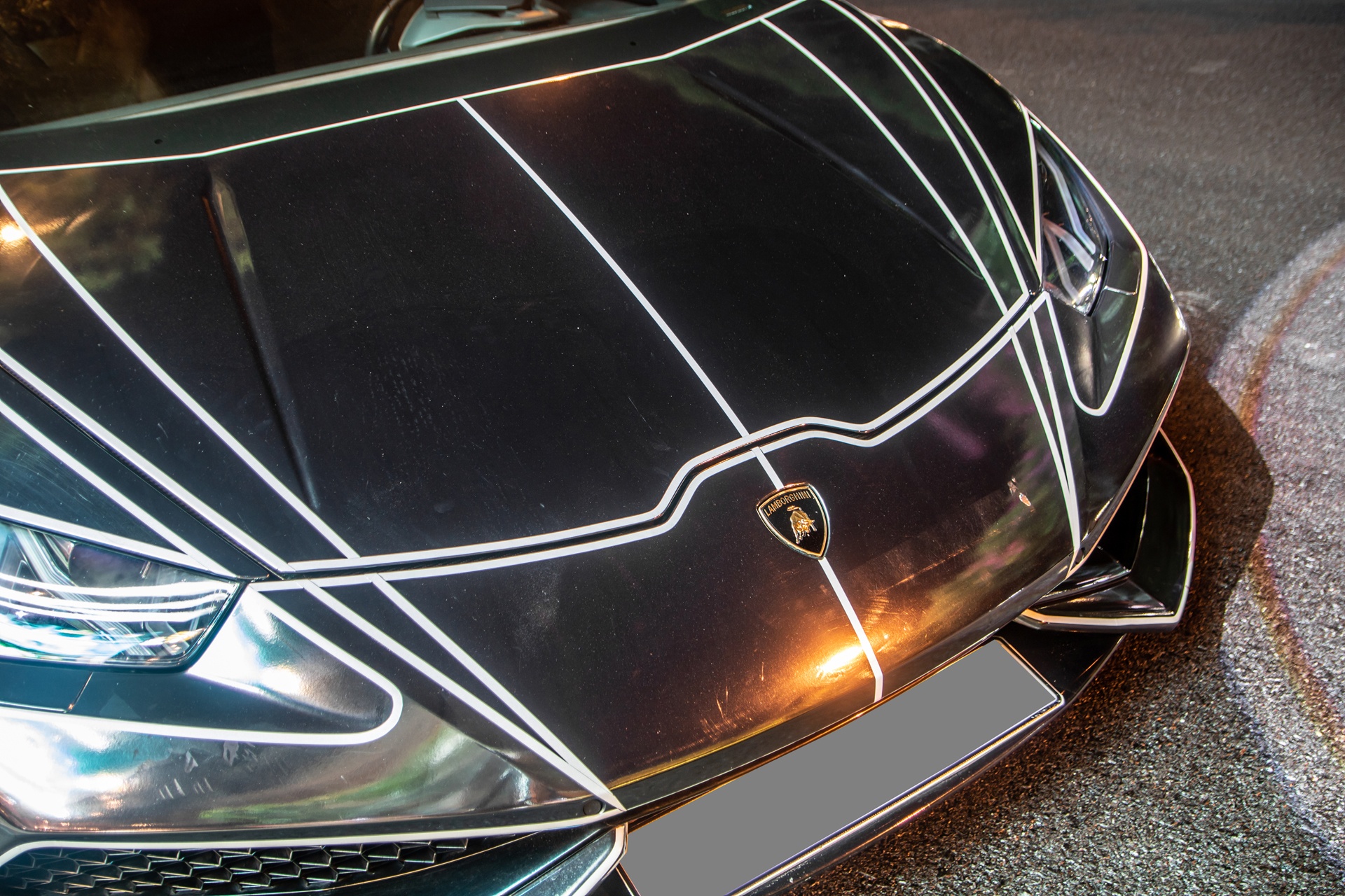 Lamborghini Huracan phong cach Tron Legacy anh 2