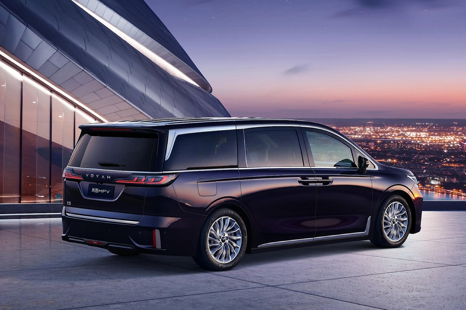 mẫu MPV với lưới tản nhiệt lớn hơn BMW ảnh 3 mau MPV voi luoi tan nhiet lon hon BMW anh 3