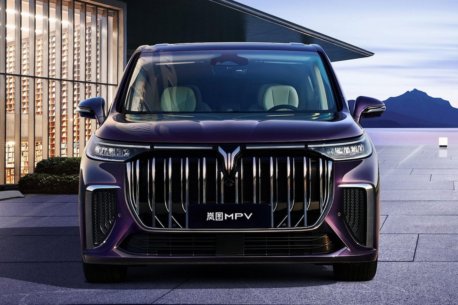 mẫu MPV với lưới tản nhiệt lớn hơn BMW ảnh 2 mau MPV voi luoi tan nhiet lon hon BMW anh 2
