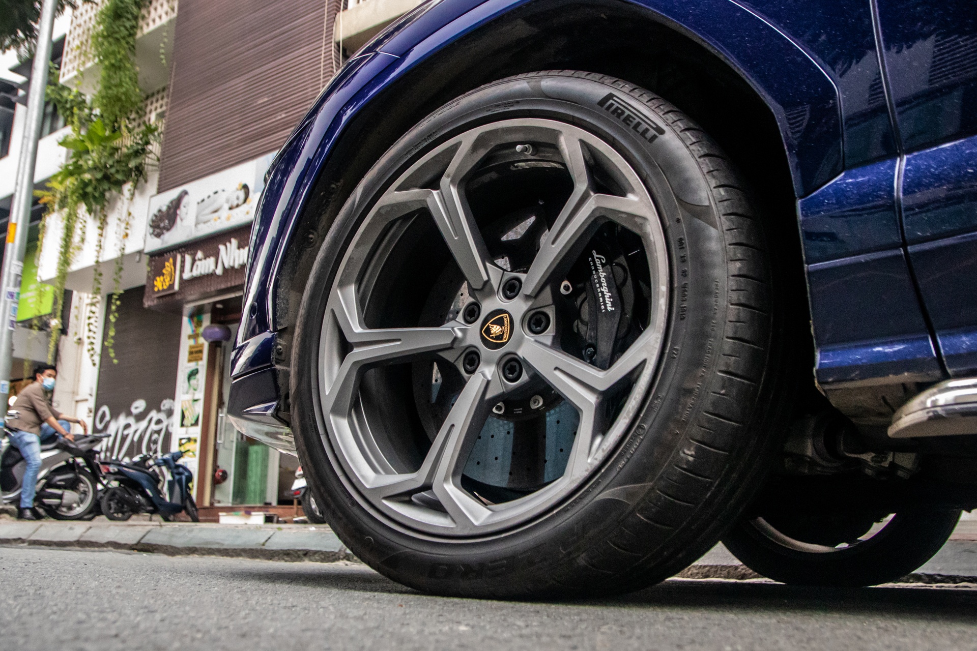 Lamborghini Urus màu độc ảnh 10 Lamborghini Urus mau doc anh 10