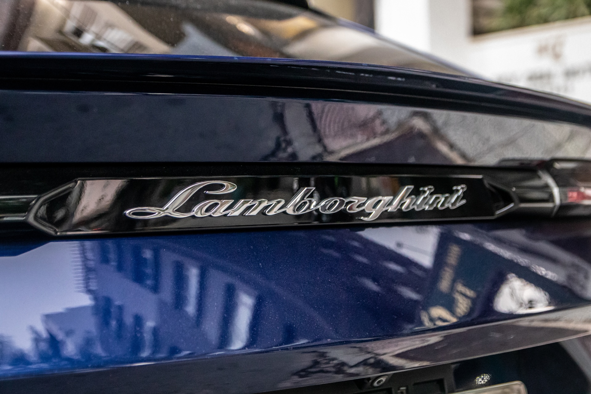 Lamborghini Urus màu độc ảnh 8 Lamborghini Urus mau doc anh 8