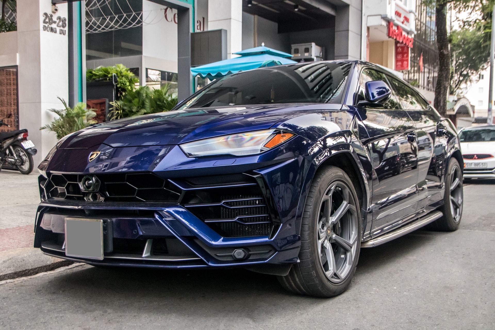 Lamborghini Urus màu độc ảnh 1 Lamborghini Urus mau doc anh 1