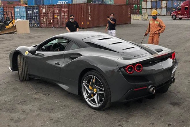 Ferrari F8 Tributo mau doc anh 2