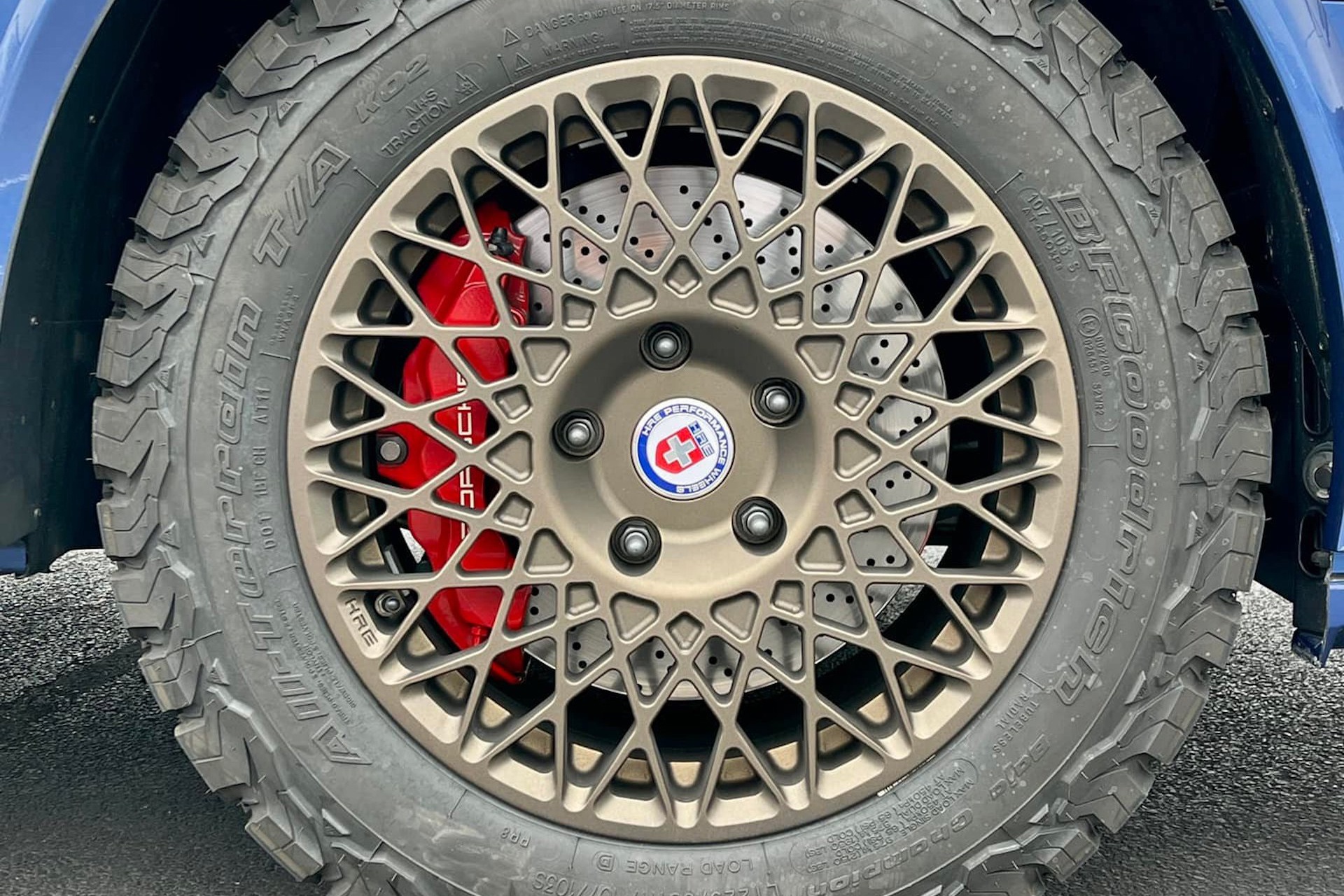 Porsche 911 Turbo bien hinh thanh xe di tuyet anh 3