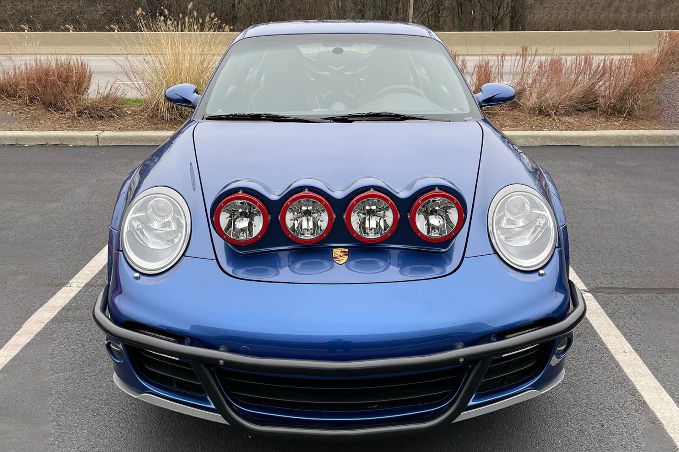 Porsche 911 Turbo bien hinh thanh xe di tuyet anh 4