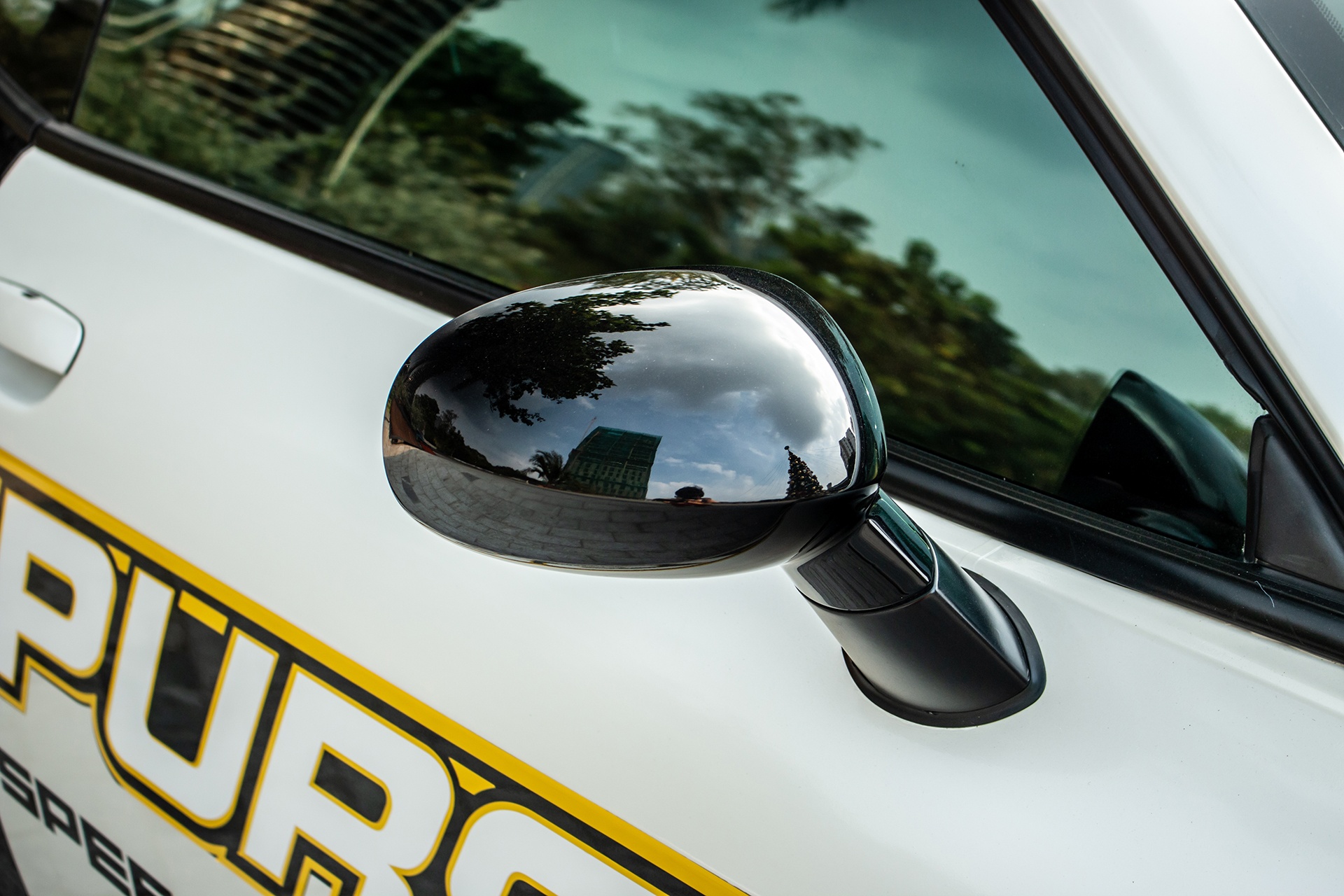 Dodge Challenger SRT-8 Hellcat anh 9