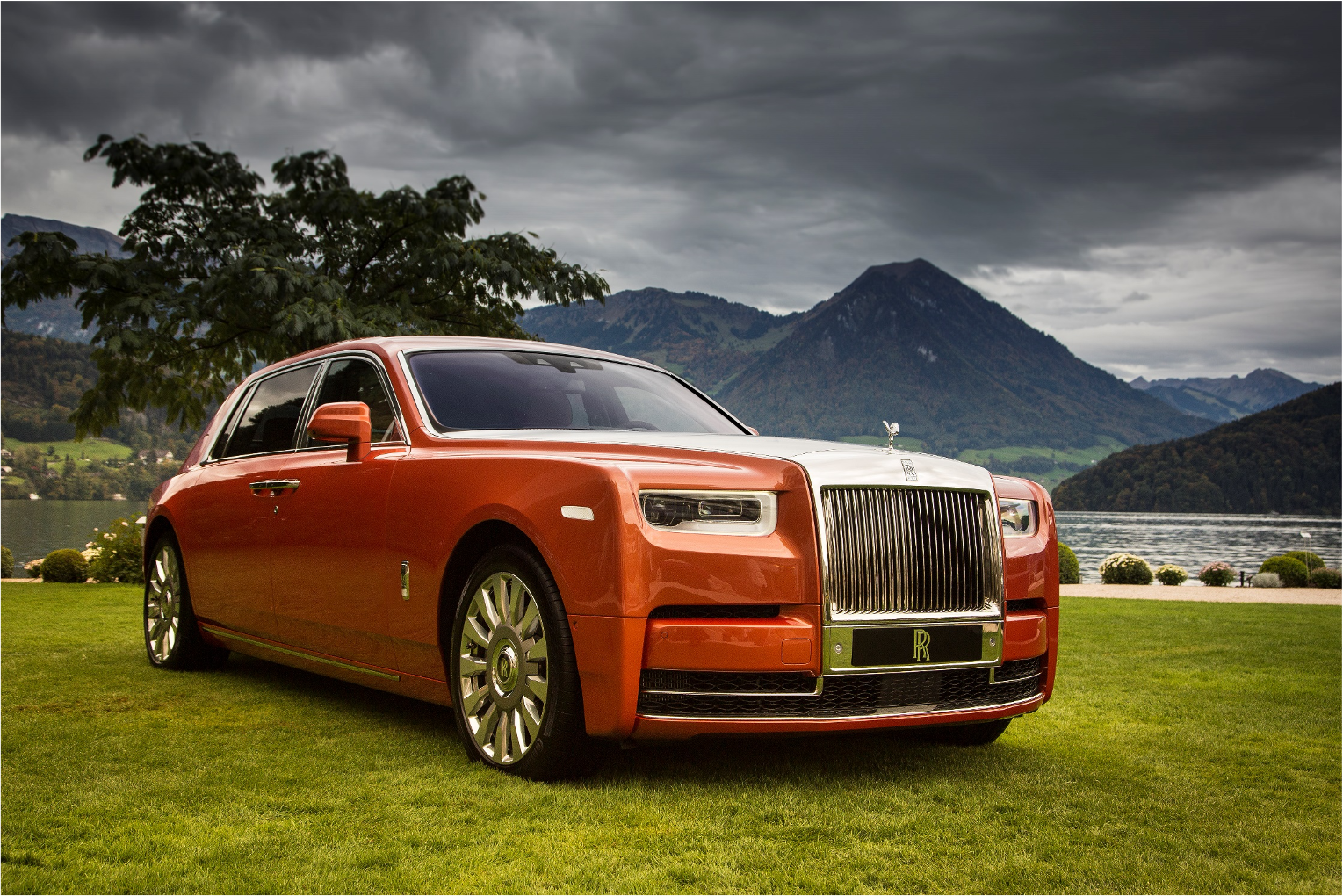 Rolls-Royce Phantom VIII co phien ban dac biet hinh anh