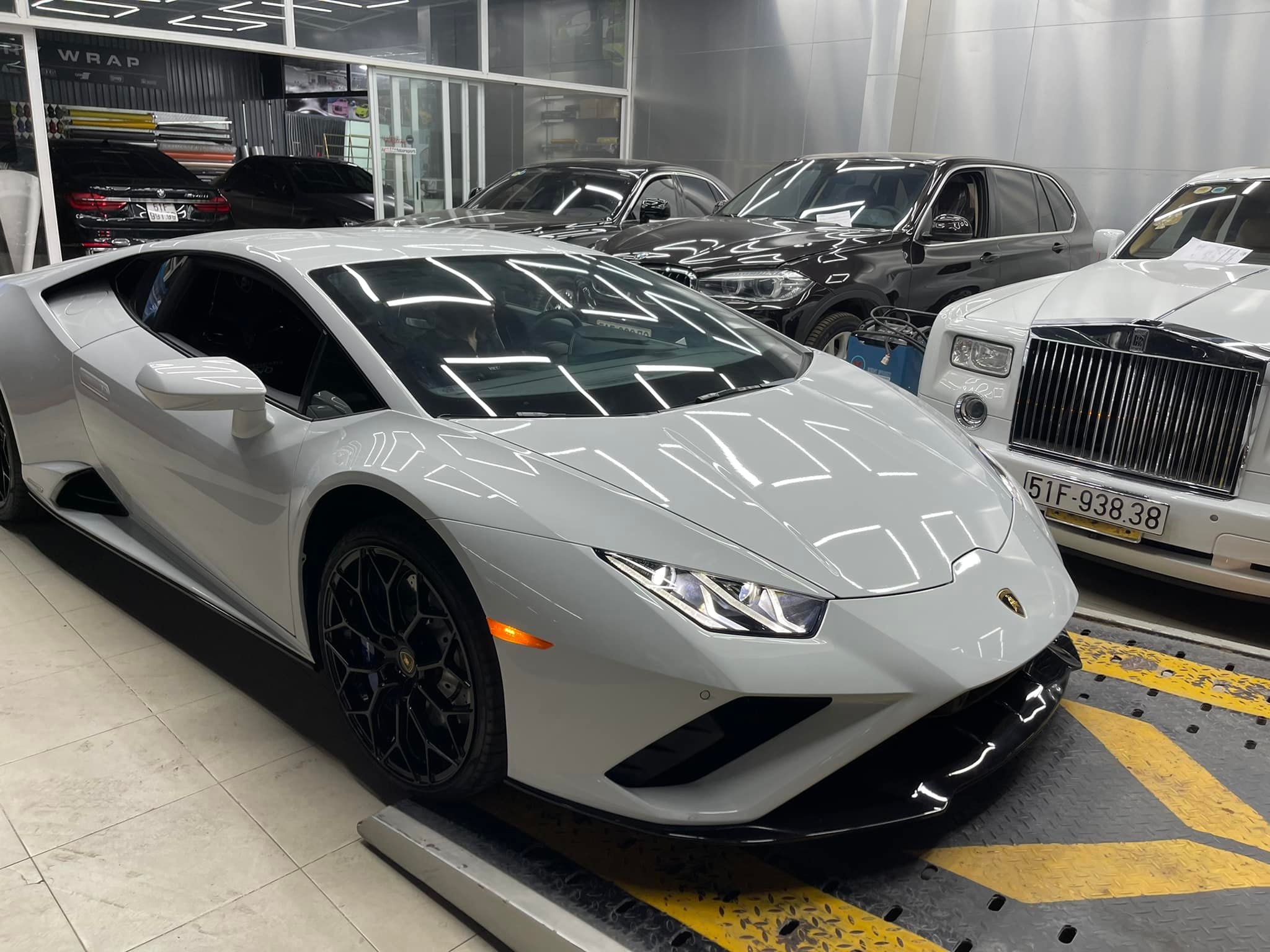 Lamborghini Huracan EVO RWD dau tien tai Viet Nam hinh anh