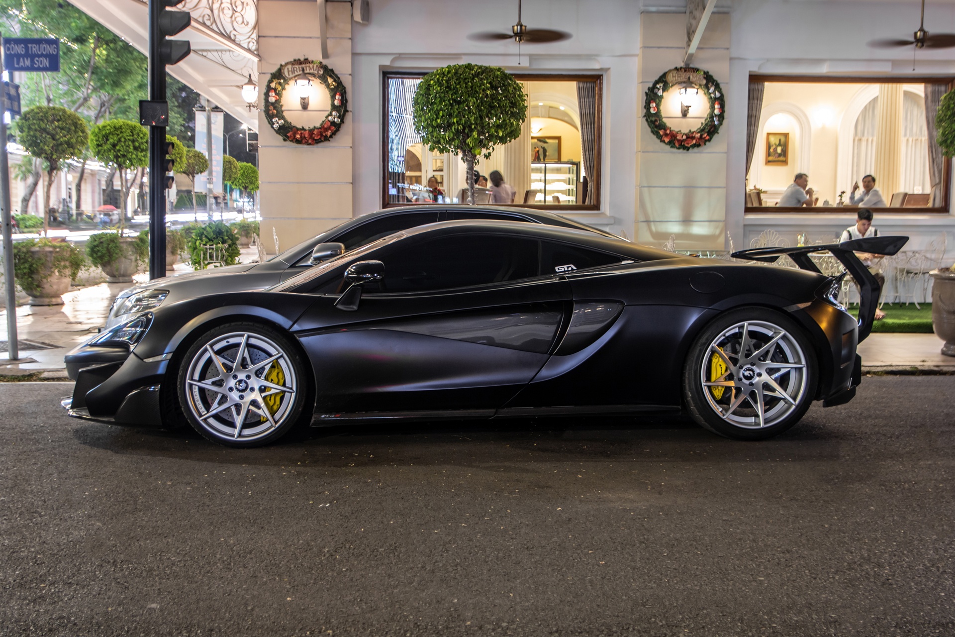 McLaren 570S tung cua Cuong Do La anh 5