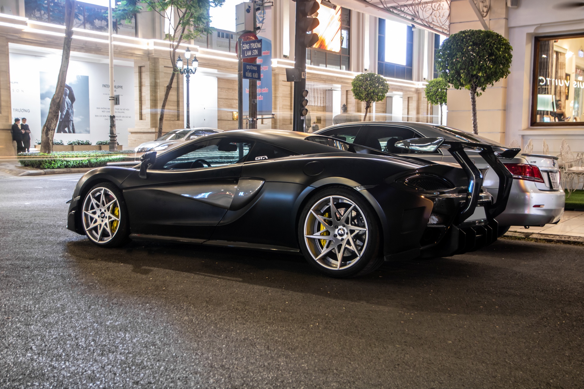 McLaren 570S tung cua Cuong Do La anh 11