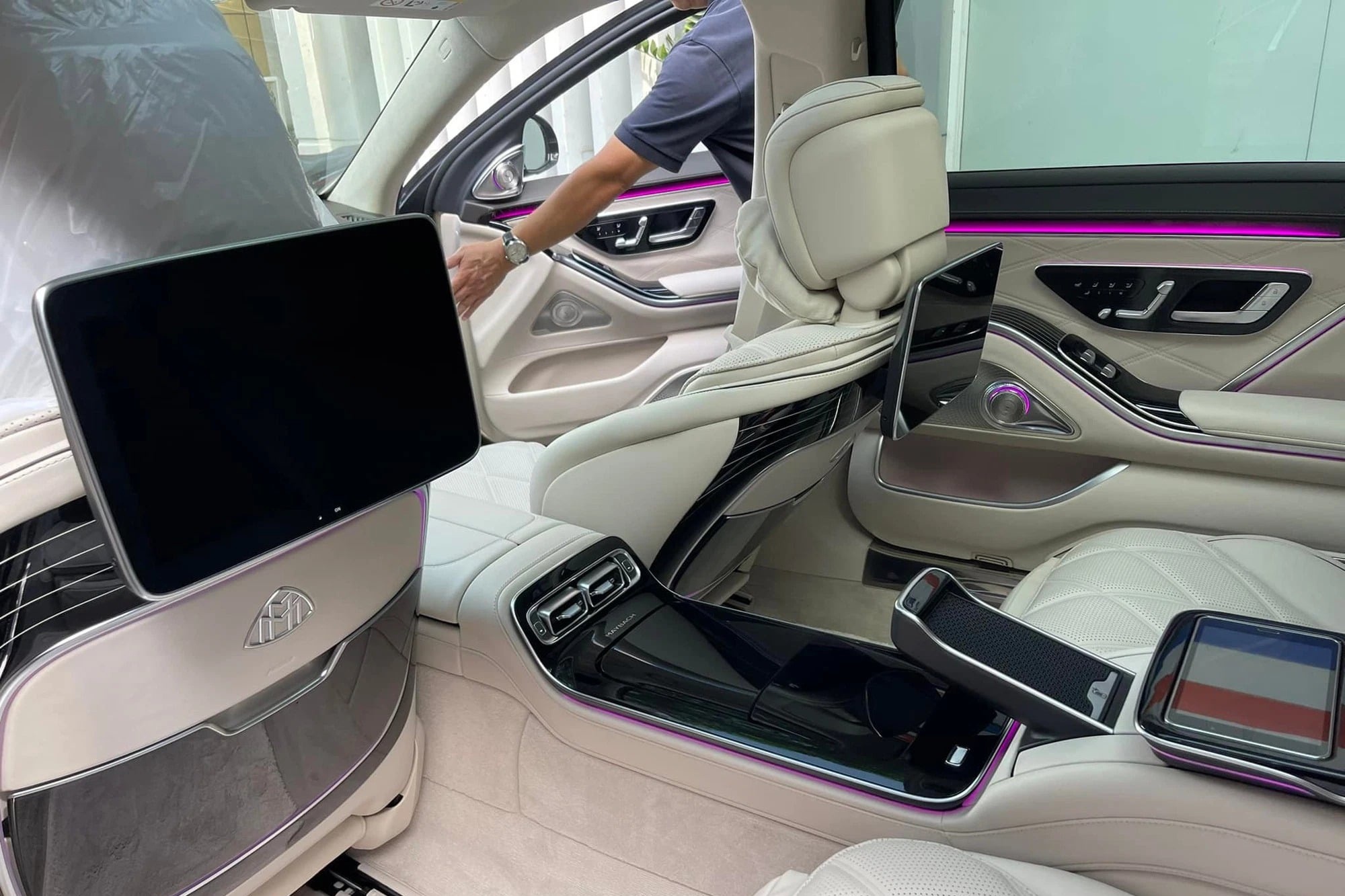 Mercedes-Maybach S 680 đầu tiên tại Việt Nam ảnh 6 Mercedes-Maybach S 680 dau tien tai Viet Nam anh 6