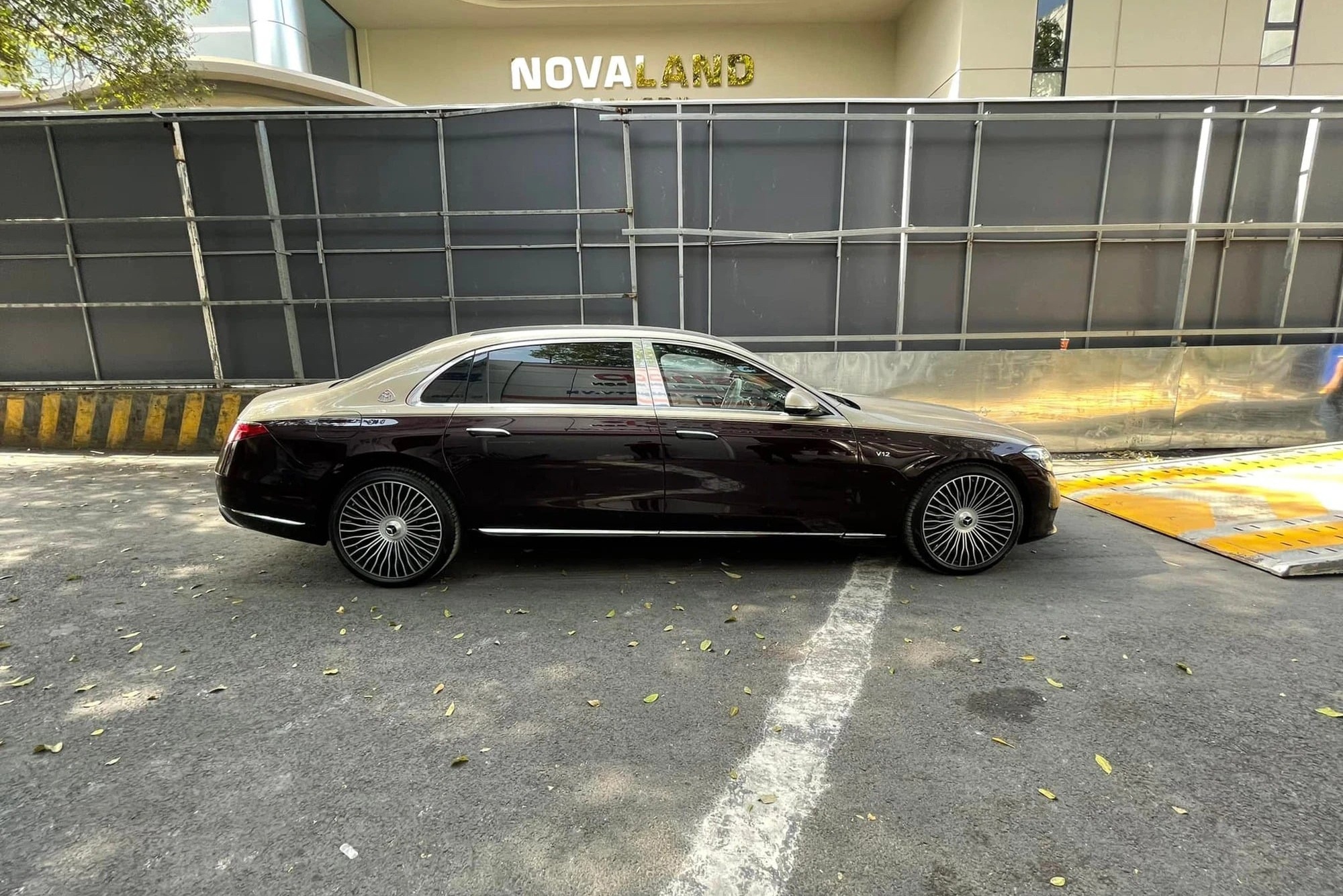 Mercedes-Maybach S 680 đầu tiên tại Việt Nam ảnh 3 Mercedes-Maybach S 680 dau tien tai Viet Nam anh 3