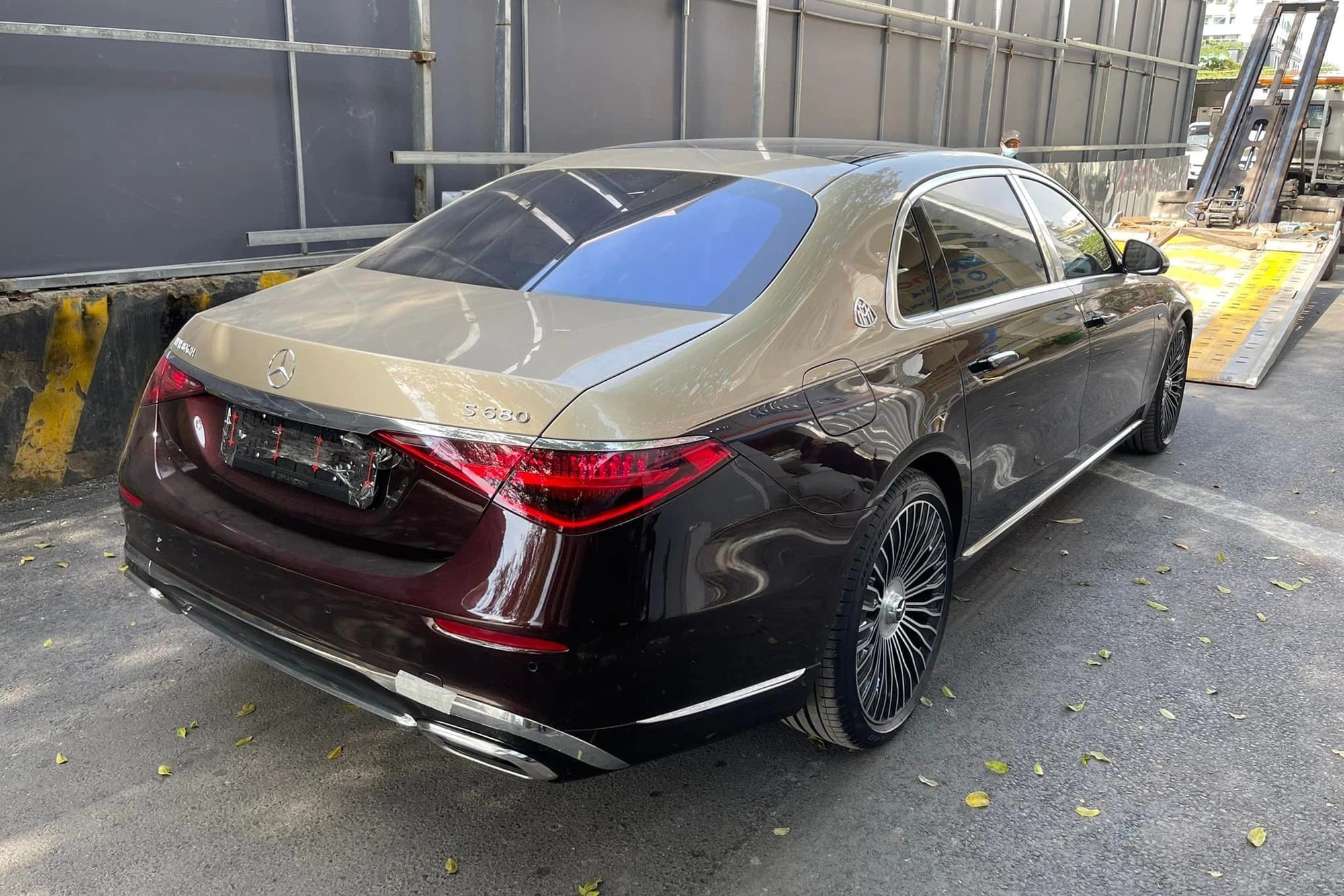 Mercedes-Maybach S 680 đầu tiên tại Việt Nam ảnh 7 Mercedes-Maybach S 680 dau tien tai Viet Nam anh 7