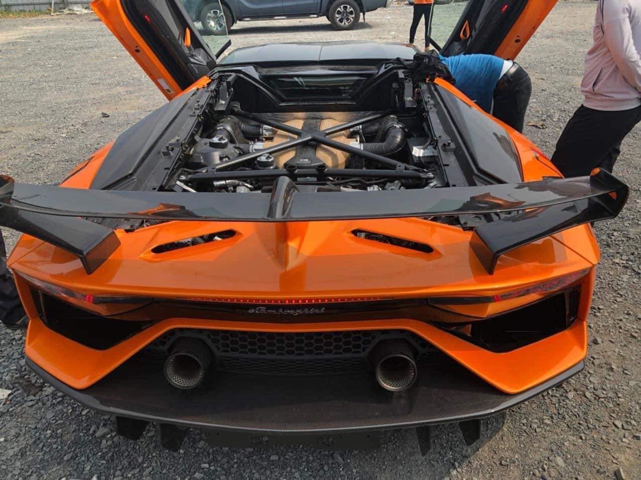 Lamborghini Aventador SVJ Roadster thu hai cap ben anh 4