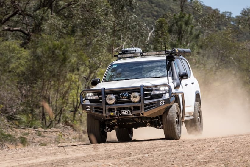 Toyota Land Cruiser voi ban do off-road anh 2