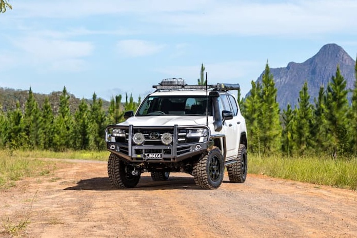 Toyota Land Cruiser voi ban do off-road anh 8