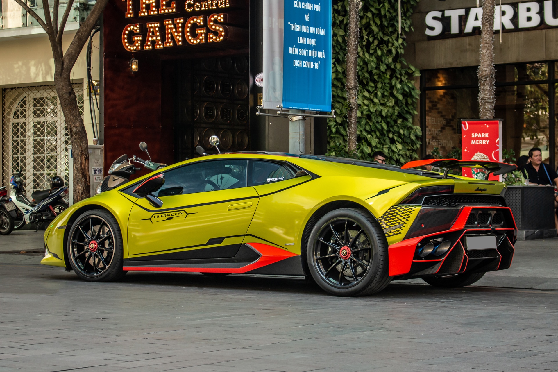 Lamborghini Huracan lam moi voi phong cach STO anh 13