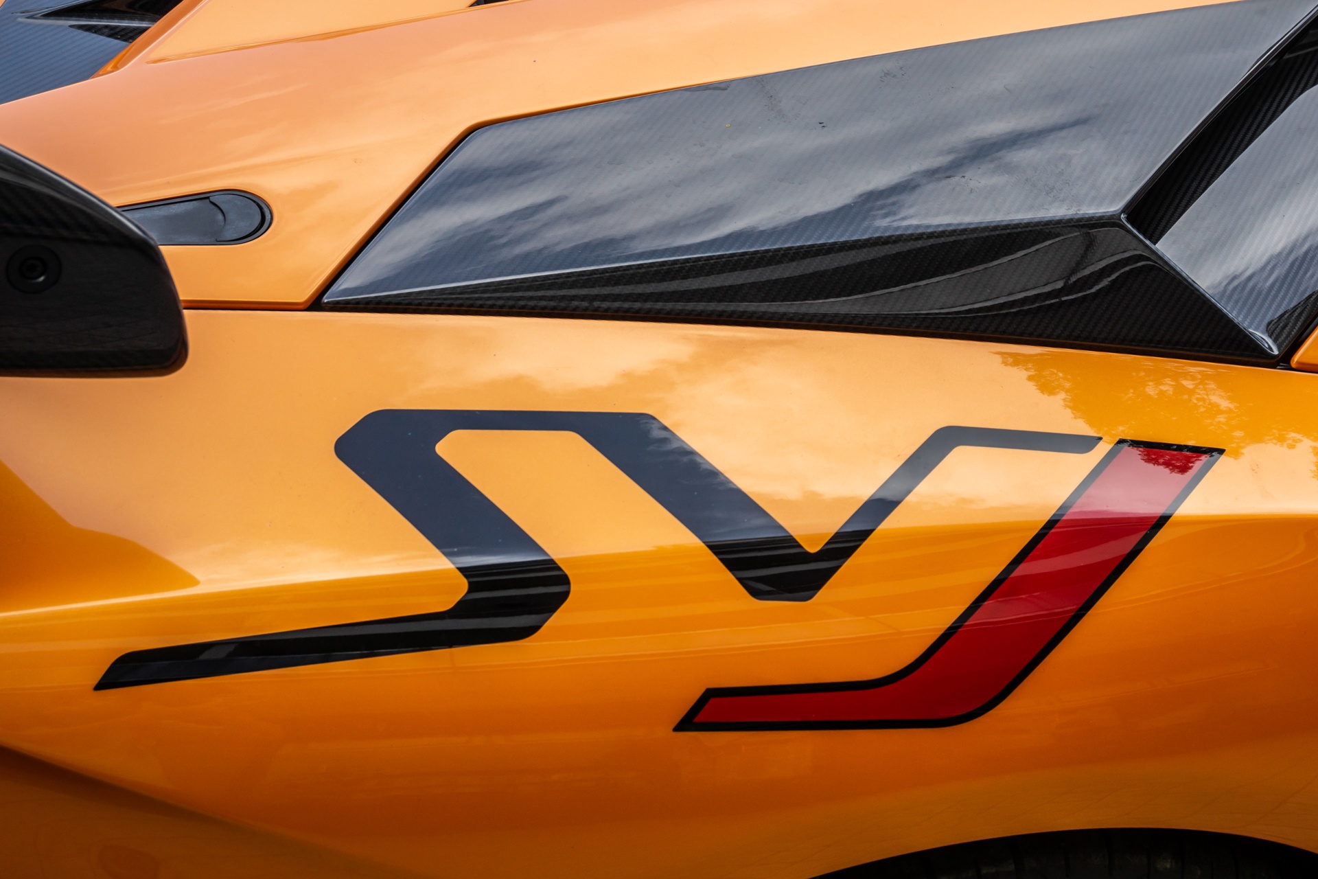 Lamborghini Aventador SVJ Roadster mau cam anh 10