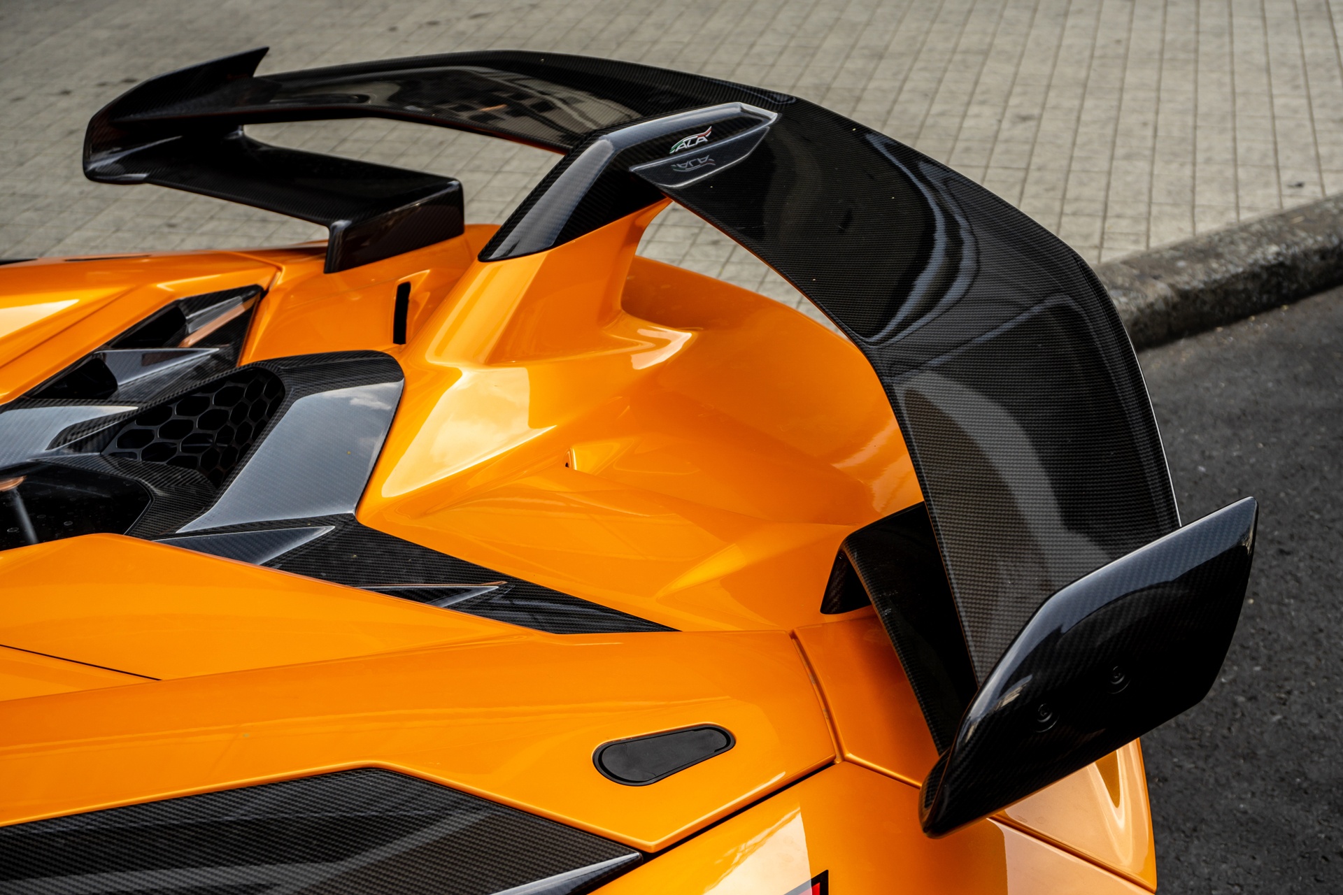 Lamborghini Aventador SVJ Roadster mau cam anh 11