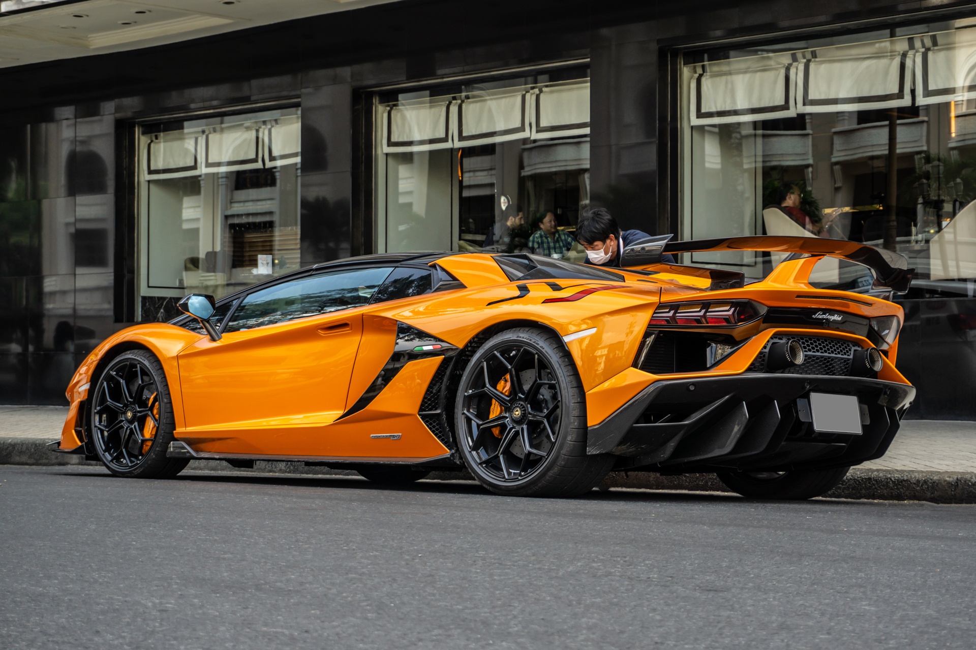 Lamborghini Aventador SVJ Roadster mau cam anh 13