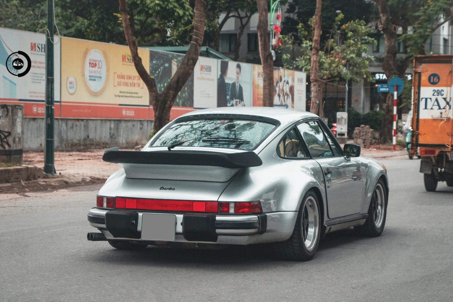 Ong Dang Le Nguyen Vu tau Porsche 930 Turbo anh 10