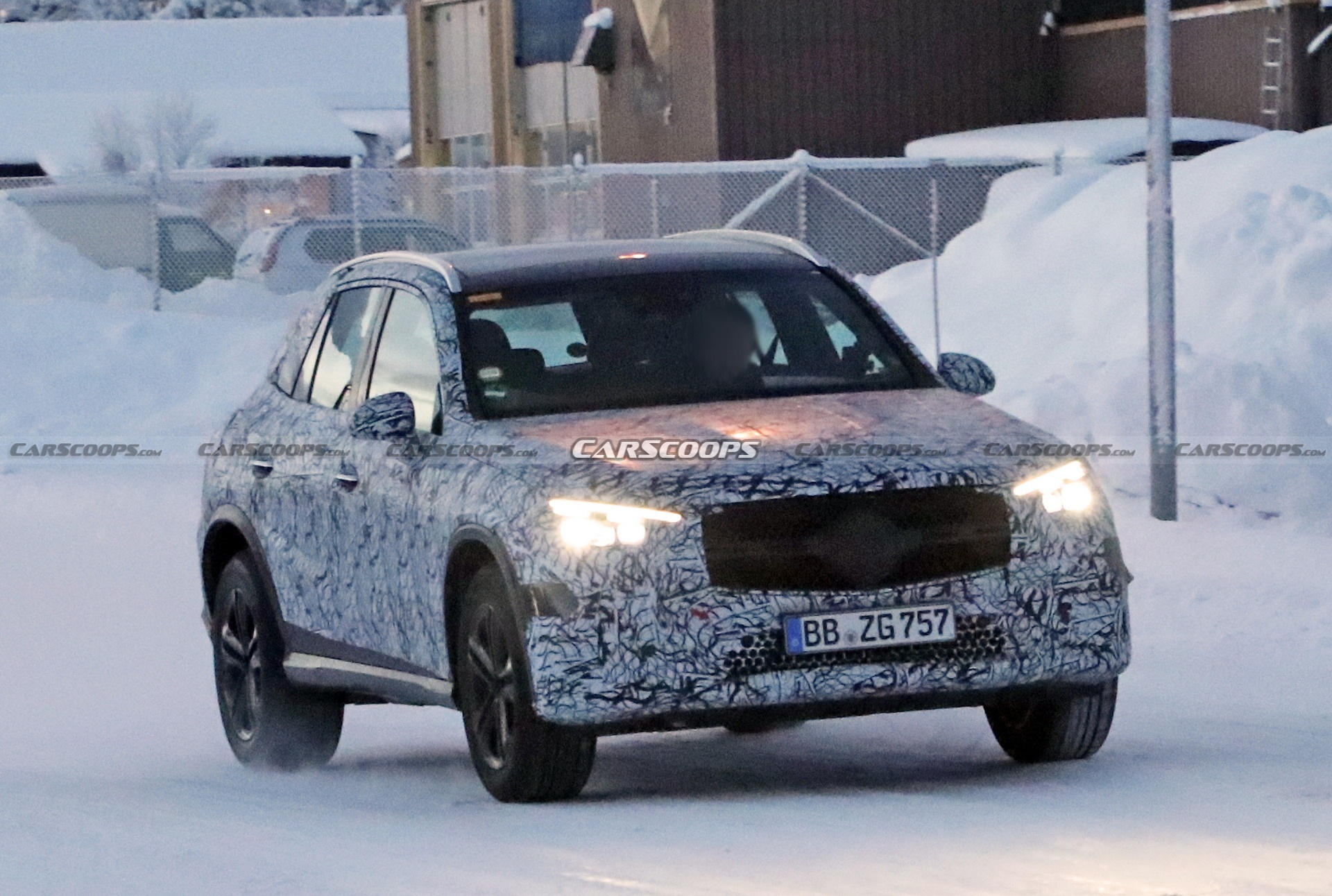 Mercedes-Benz GLC thế hệ mới lộ diện ảnh 1 Mercedes-Benz GLC the he moi lo dien anh 1