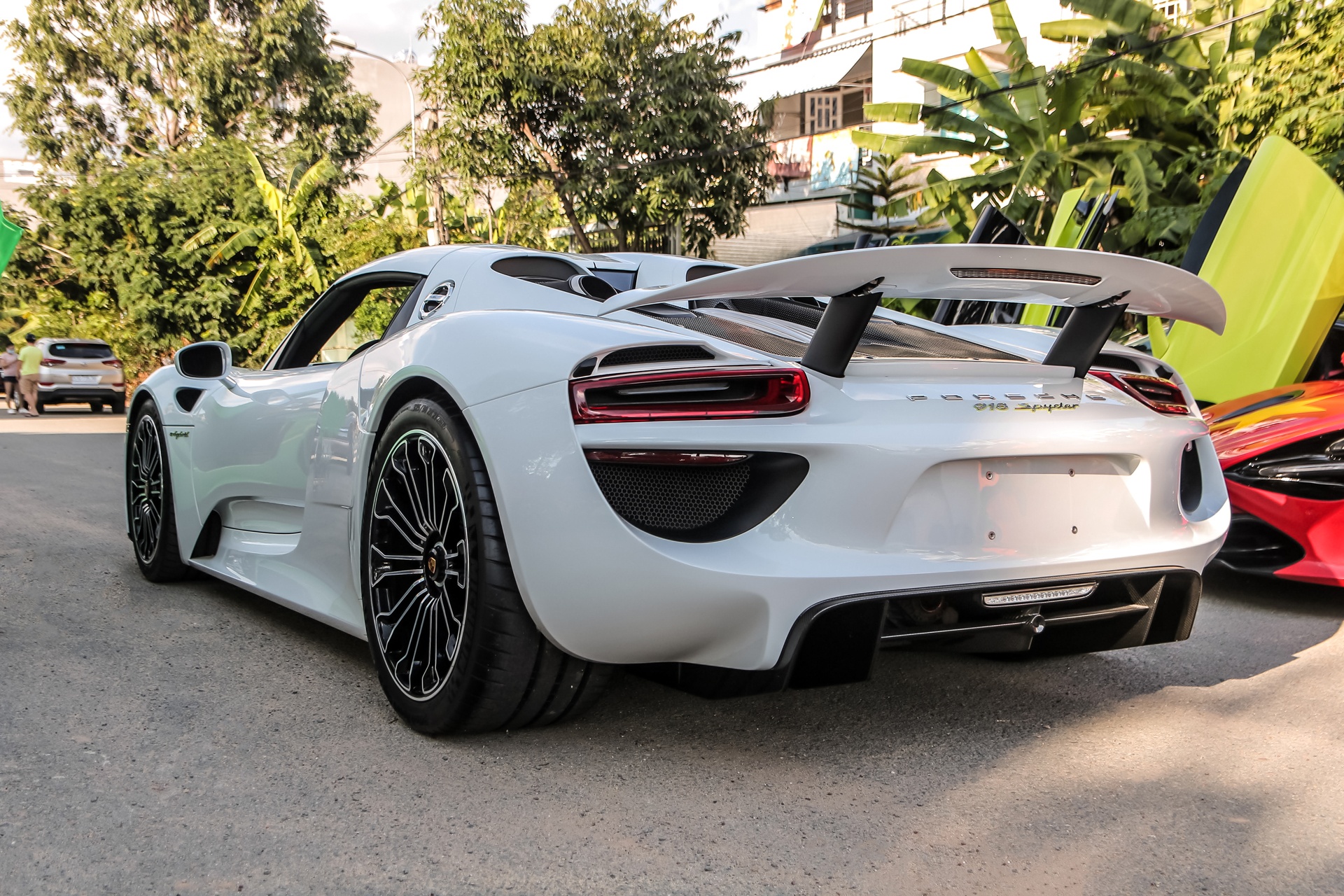 Loat sieu xe dat gia nhat duoc nhap ve Viet Nam anh 7