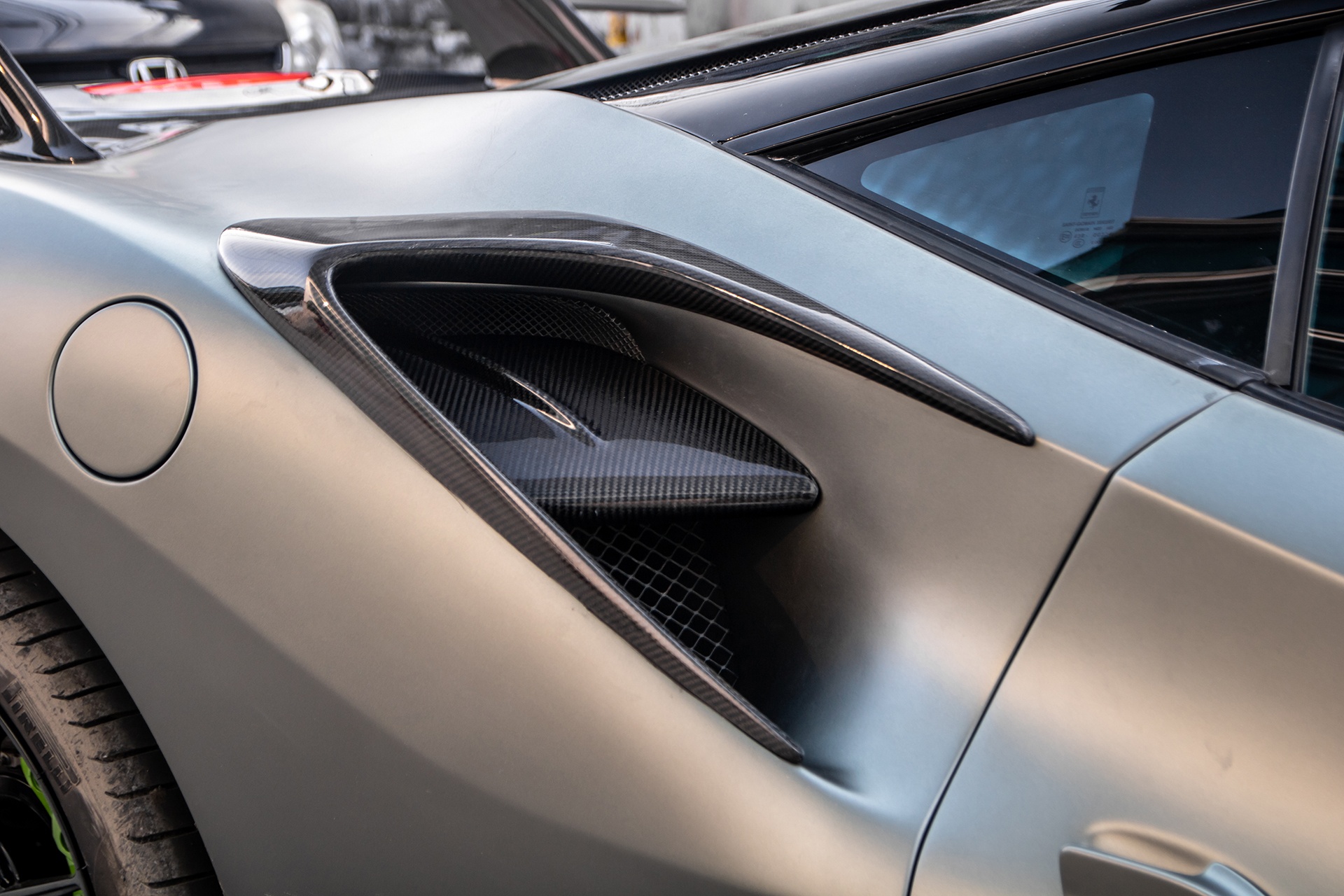 Ferrari 488 GTB với gói độ hầm hố ảnh 8 Ferrari 488 GTB voi goi do ham ho anh 8