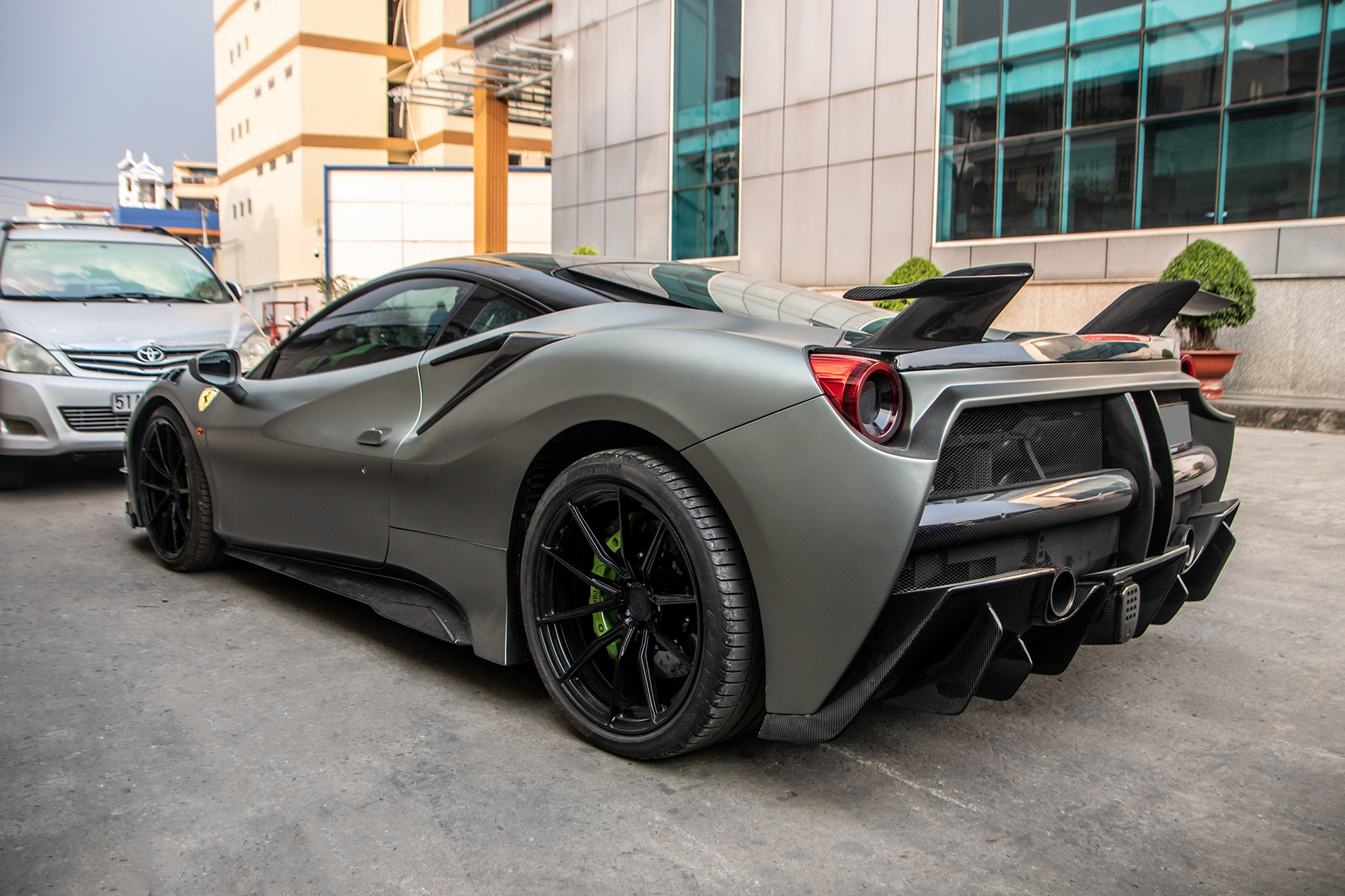 Garage bao duong sieu xe anh 7