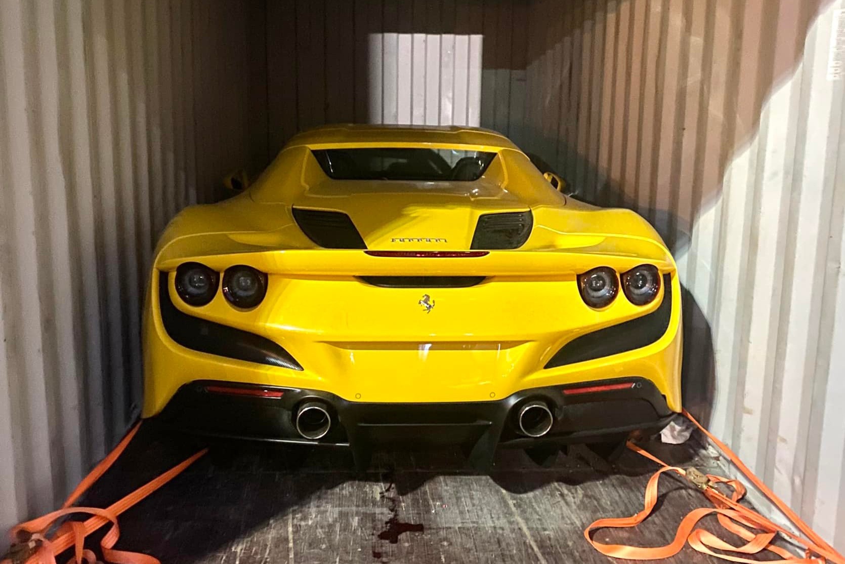 Ferrari F8 Spider về Việt Nam ảnh 4 Ferrari F8 Spider ve Viet Nam anh 4