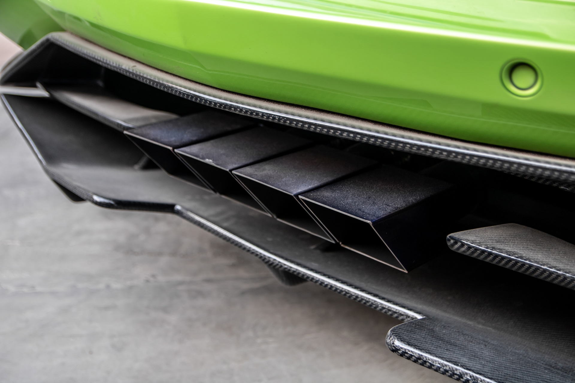 Lamborghini Aventador Roadster mau doc tai TP.HCM anh 13