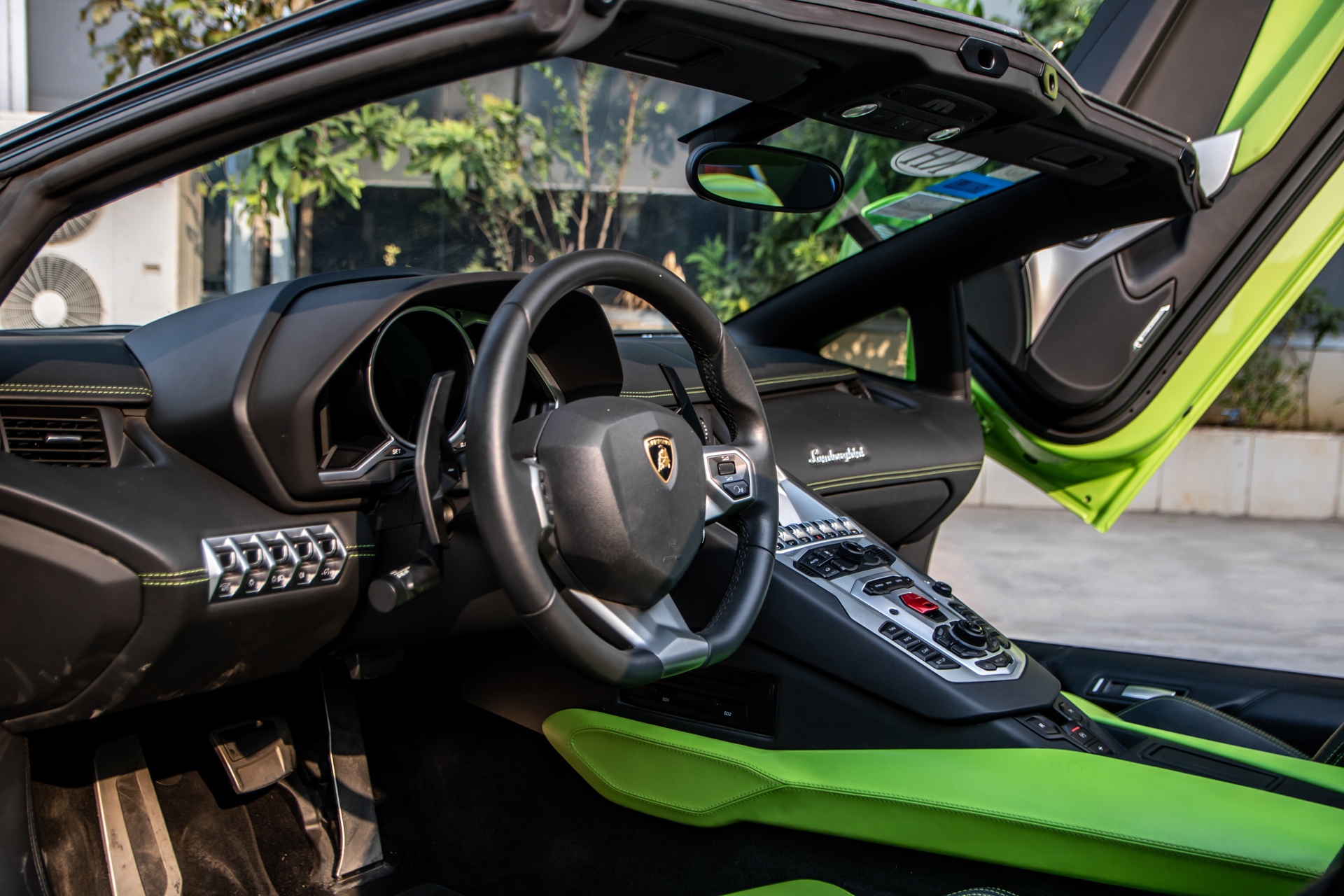 Lamborghini Aventador Roadster mau doc tai TP.HCM anh 14