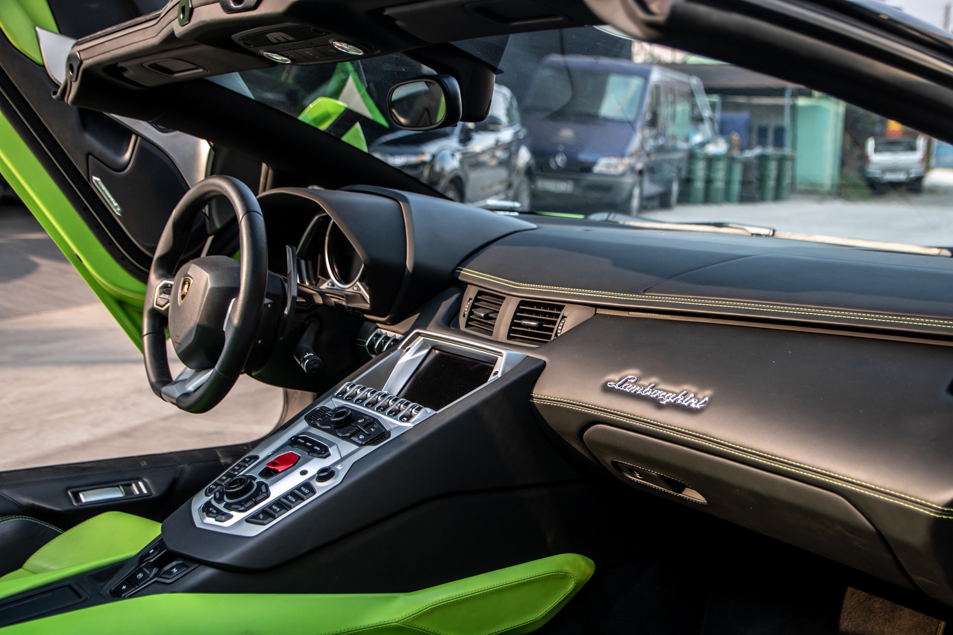 Lamborghini Aventador Roadster mau doc tai TP.HCM anh 16