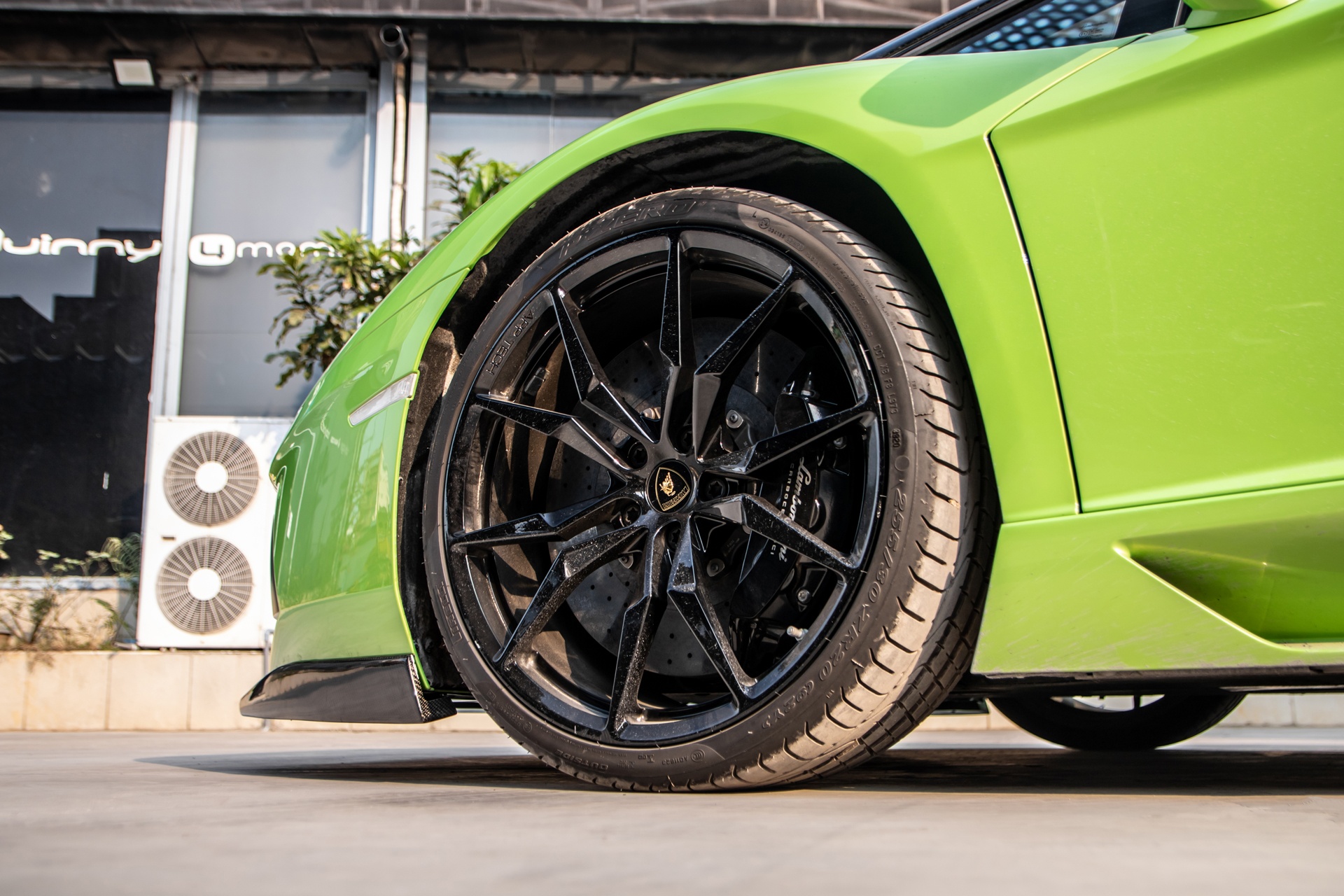 Lamborghini Aventador Roadster mau doc tai TP.HCM anh 9