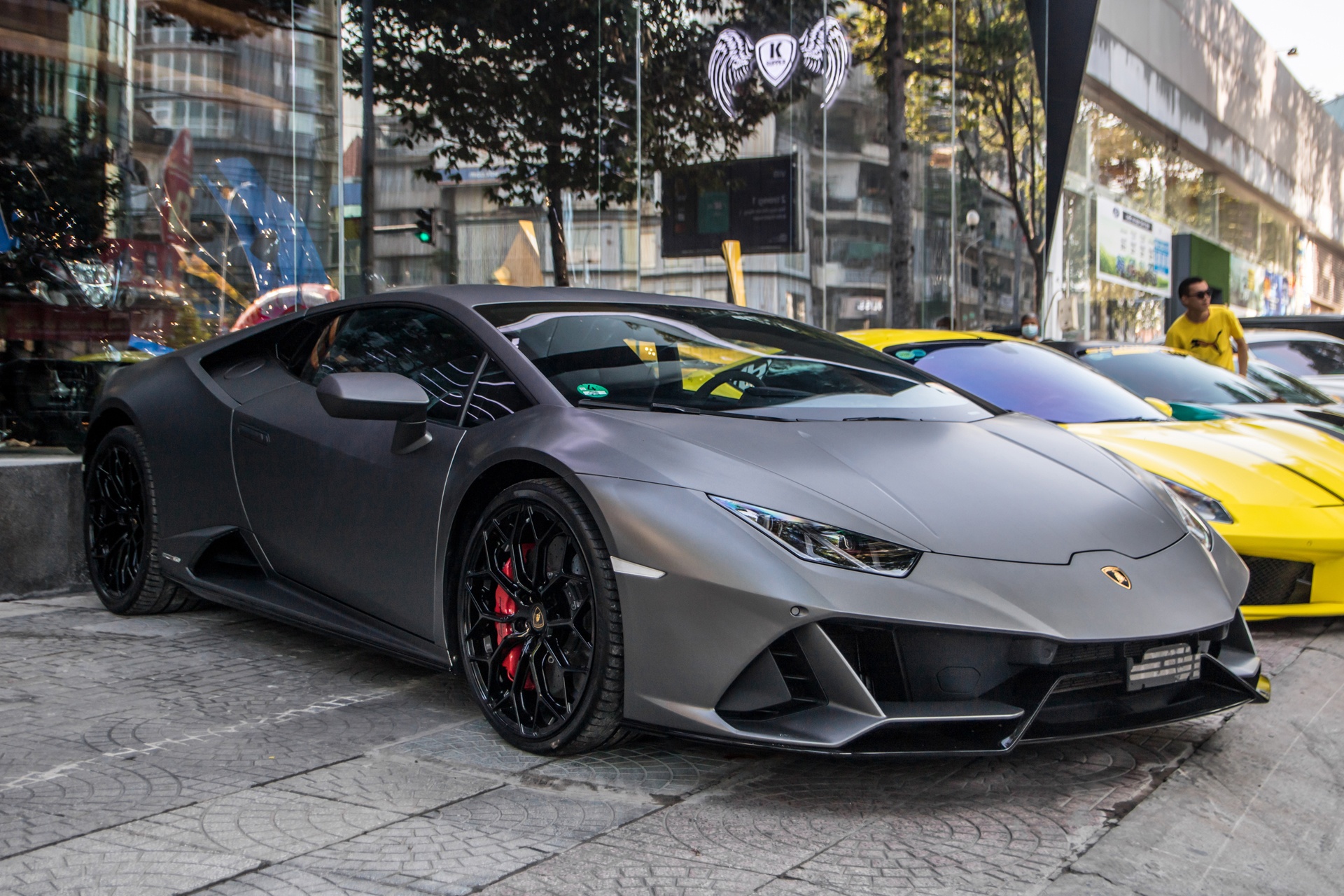Lamborghini Huracan anh 16
