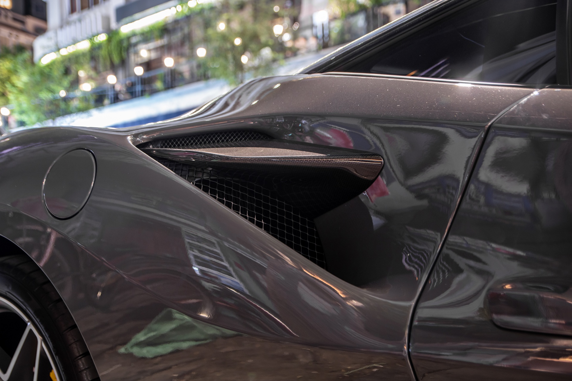 Ferrari F8 Tributo màu lạ ảnh 13 Ferrari F8 Tributo mau la anh 13