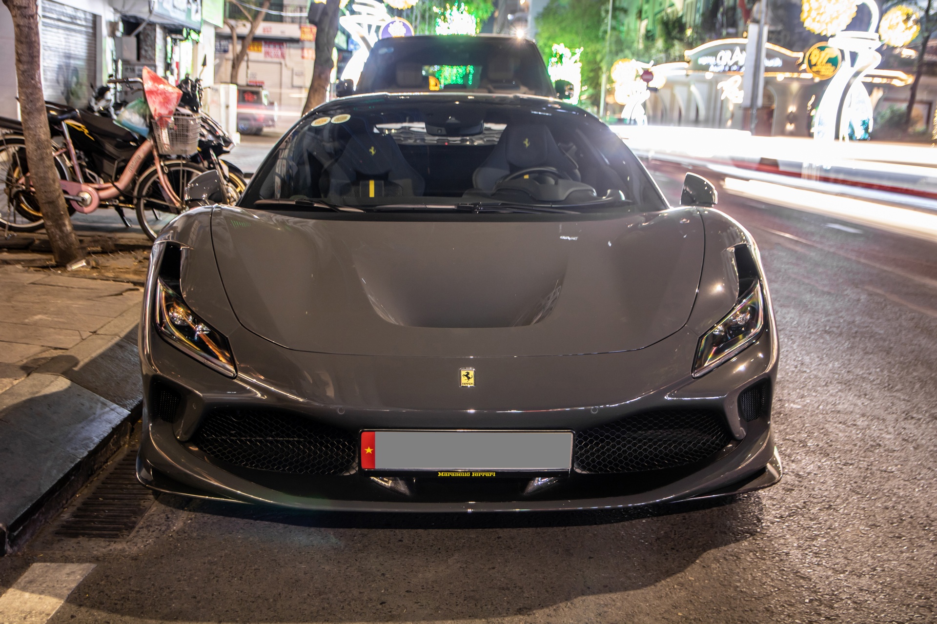 Ferrari F8 Tributo màu lạ ảnh 4 Ferrari F8 Tributo mau la anh 4