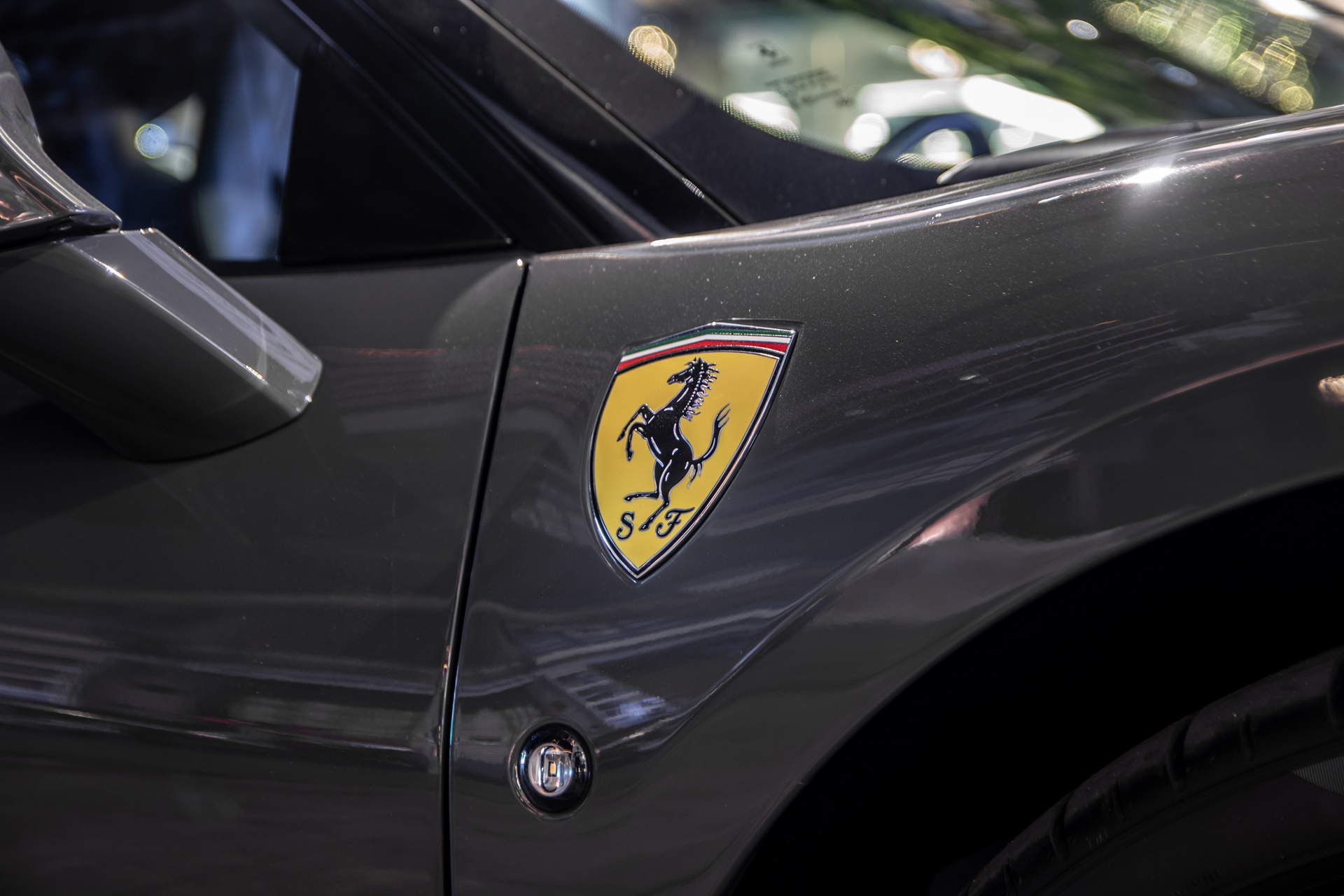 Ferrari F8 Tributo màu lạ ảnh 11 Ferrari F8 Tributo mau la anh 11