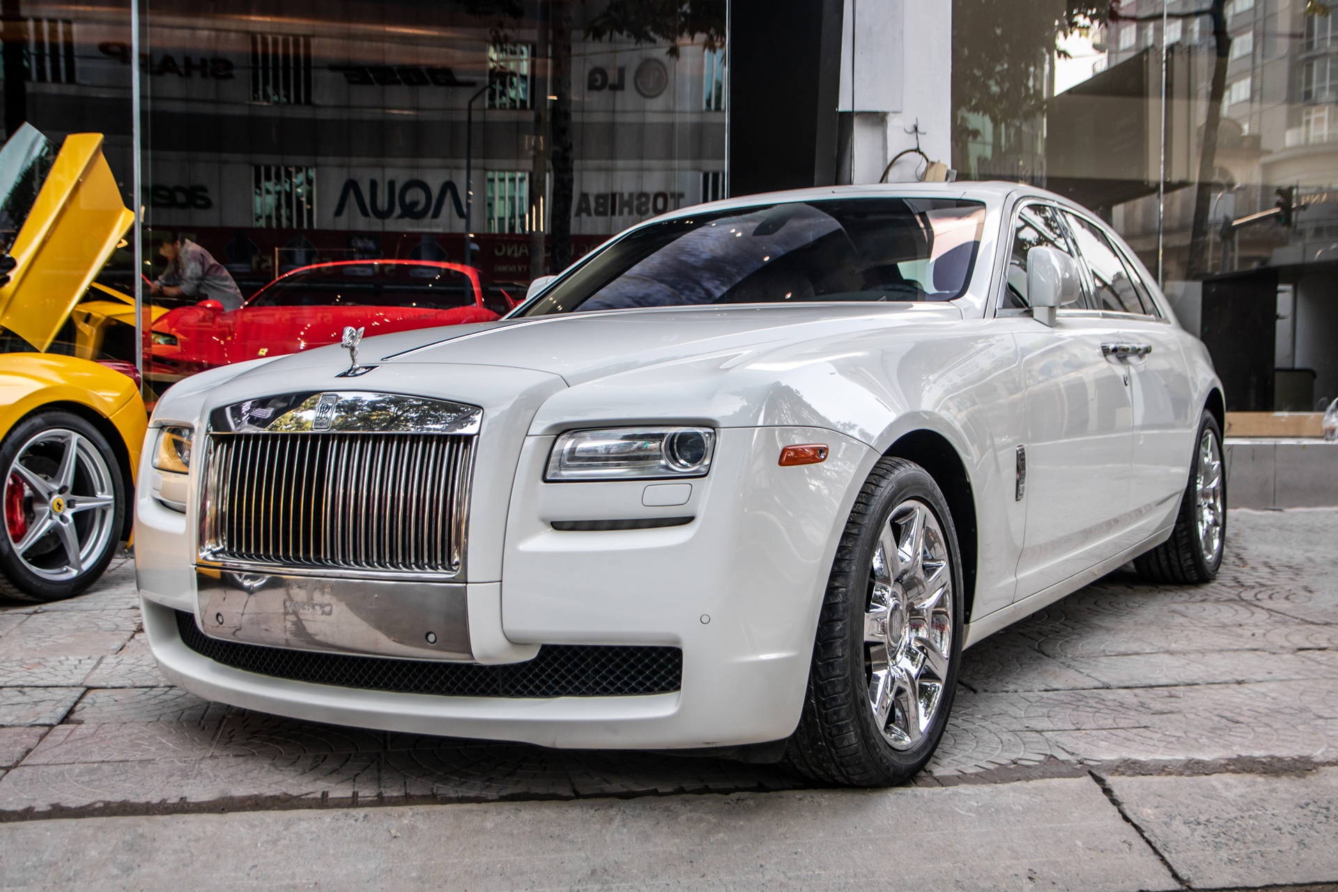 showroom siêu xe sắp khai trương ảnh 6 showroom sieu xe sap khai truong anh 6