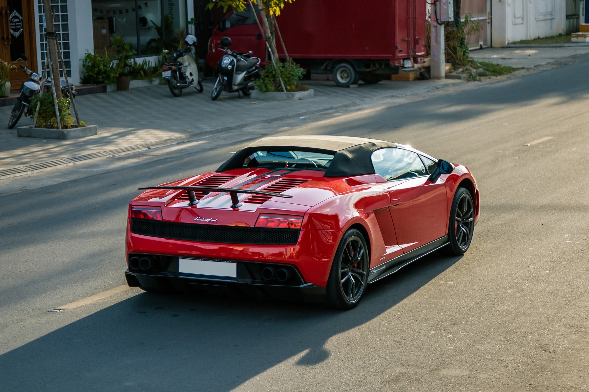 Lamborghini Gallardo LP 570-4 Performante ve Viet Nam anh 3