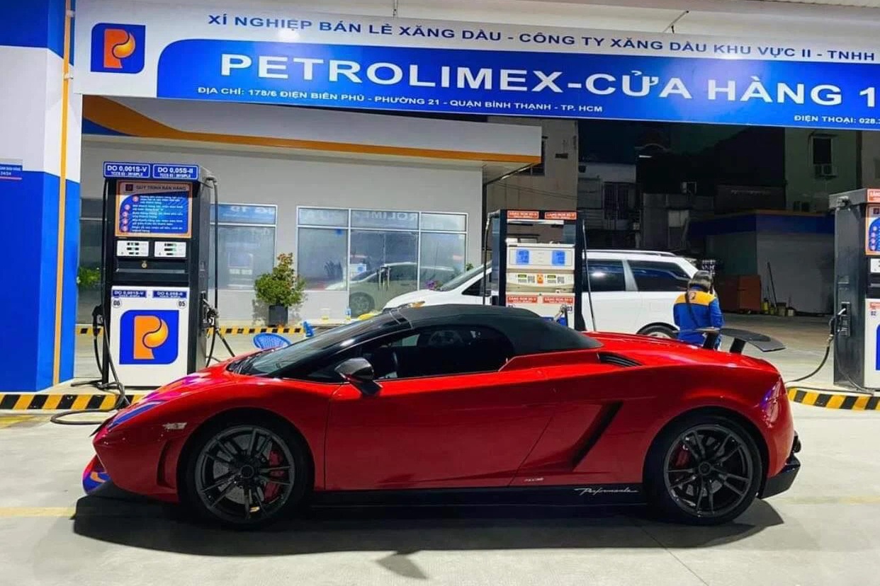Sieu xe Lamborghini Gallardo LP 570-4 Performante thu 2 ve Viet Nam hinh anh