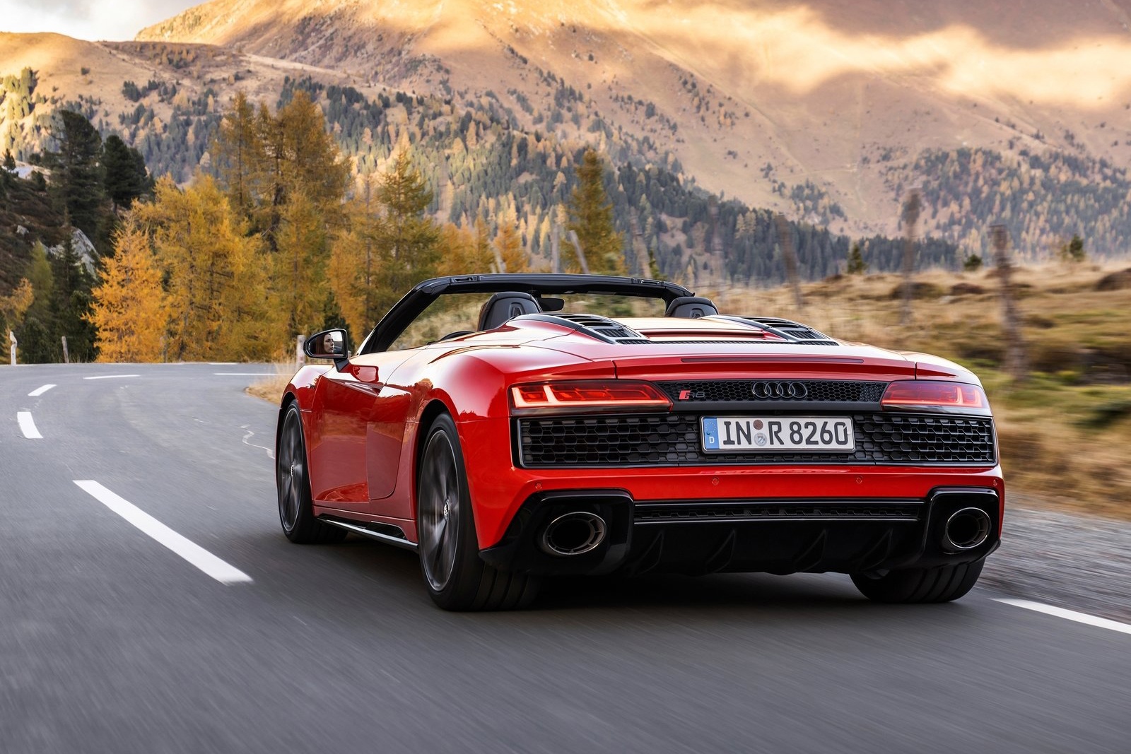 Audi R8 V10 RWD Spyder ảnh 5 Audi R8 V10 RWD Spyder anh 5