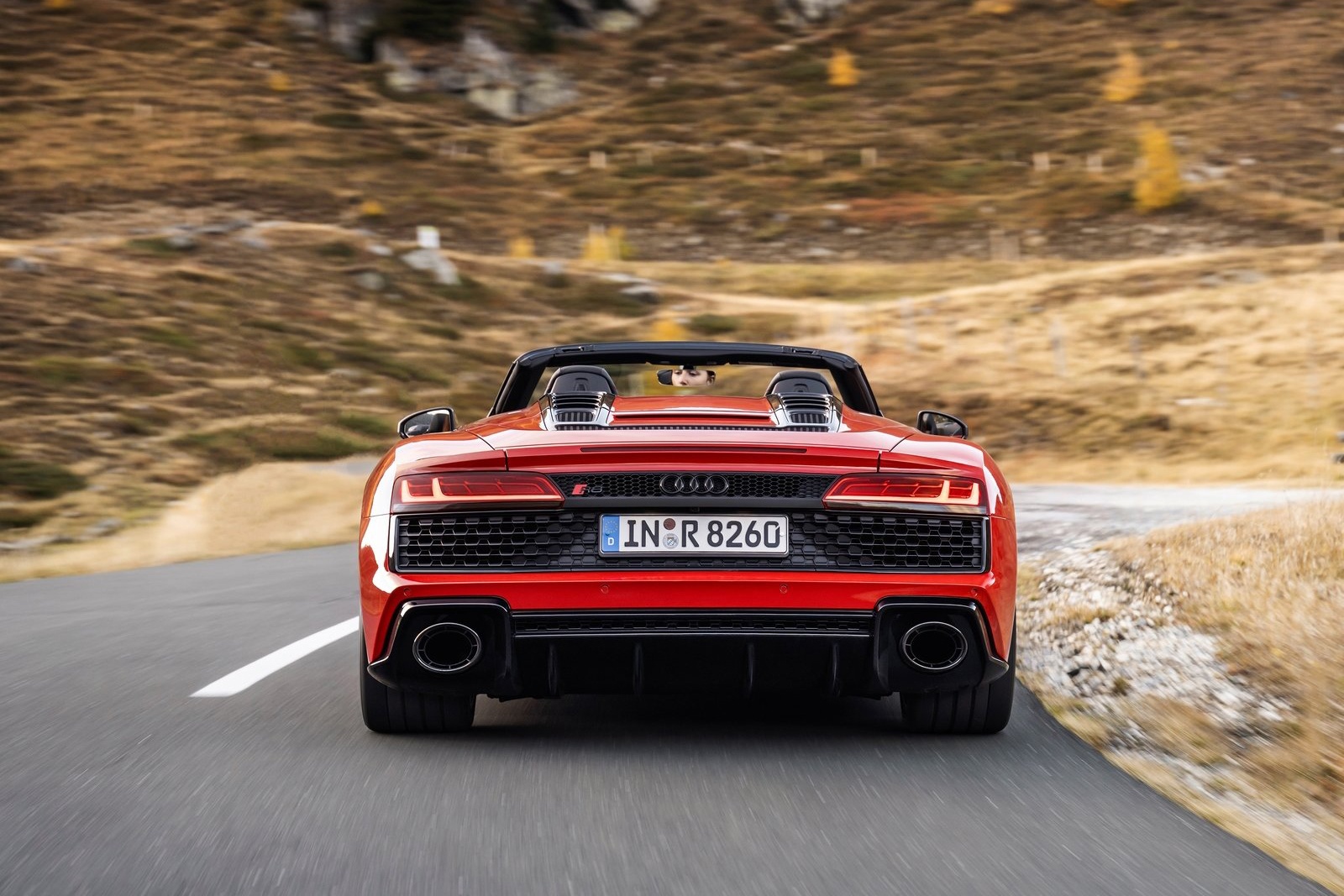 Audi R8 V10 RWD Spyder ảnh 6 Audi R8 V10 RWD Spyder anh 6