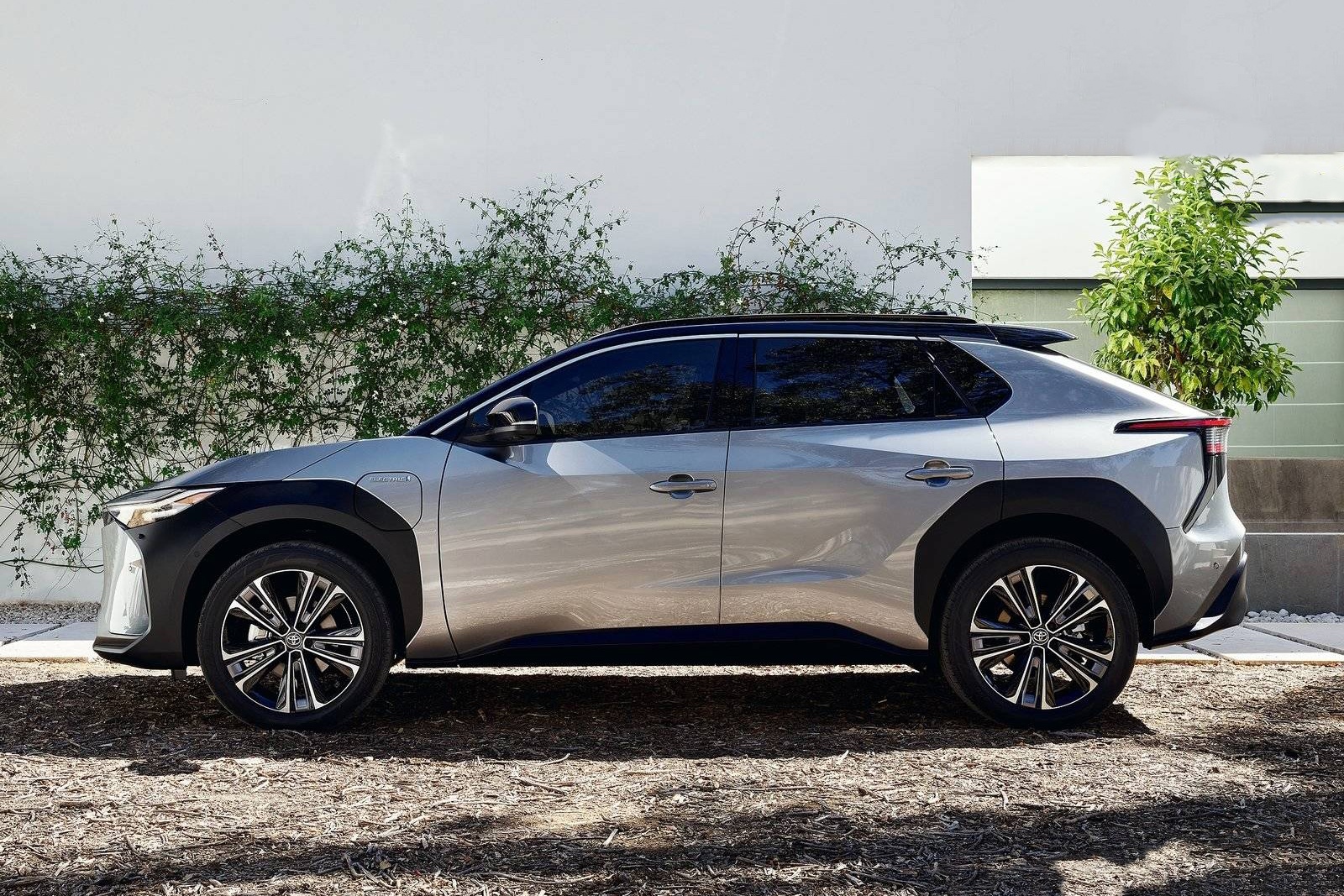 hop so san cho xe dien anh 2